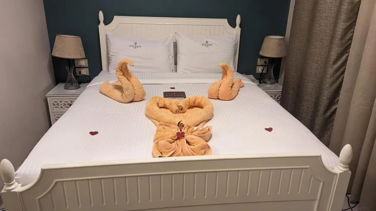 Bed in Eileen Hotel Cairo