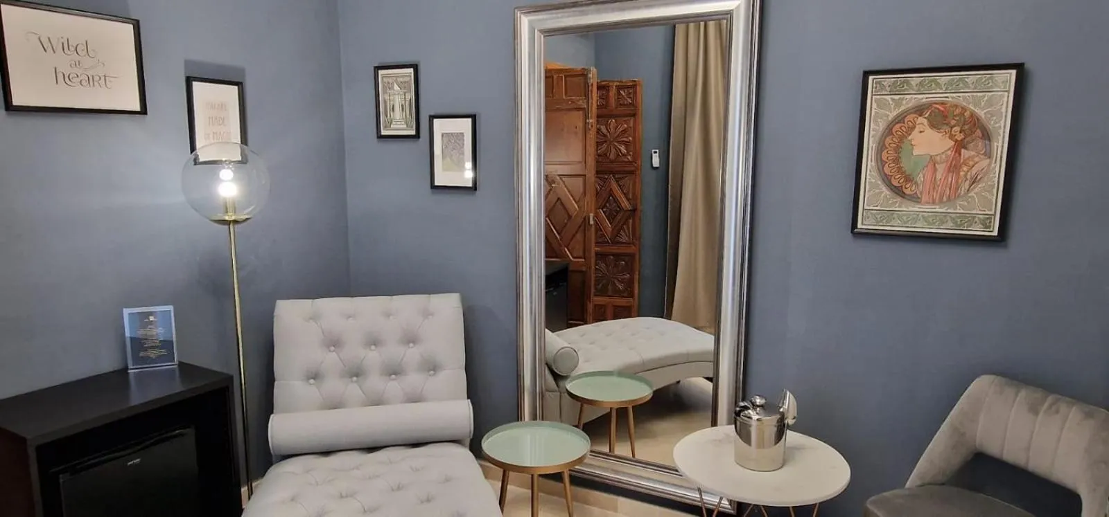 Seating area in Boutique Suites