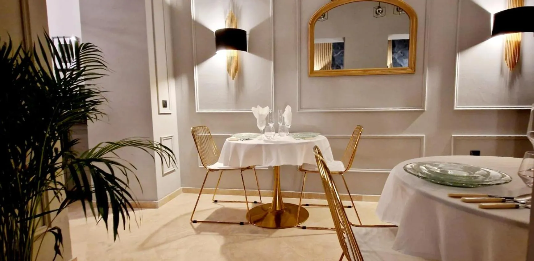 Dining area in Boutique Suites