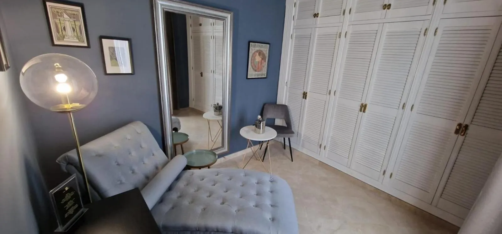 Seating area in Boutique Suites