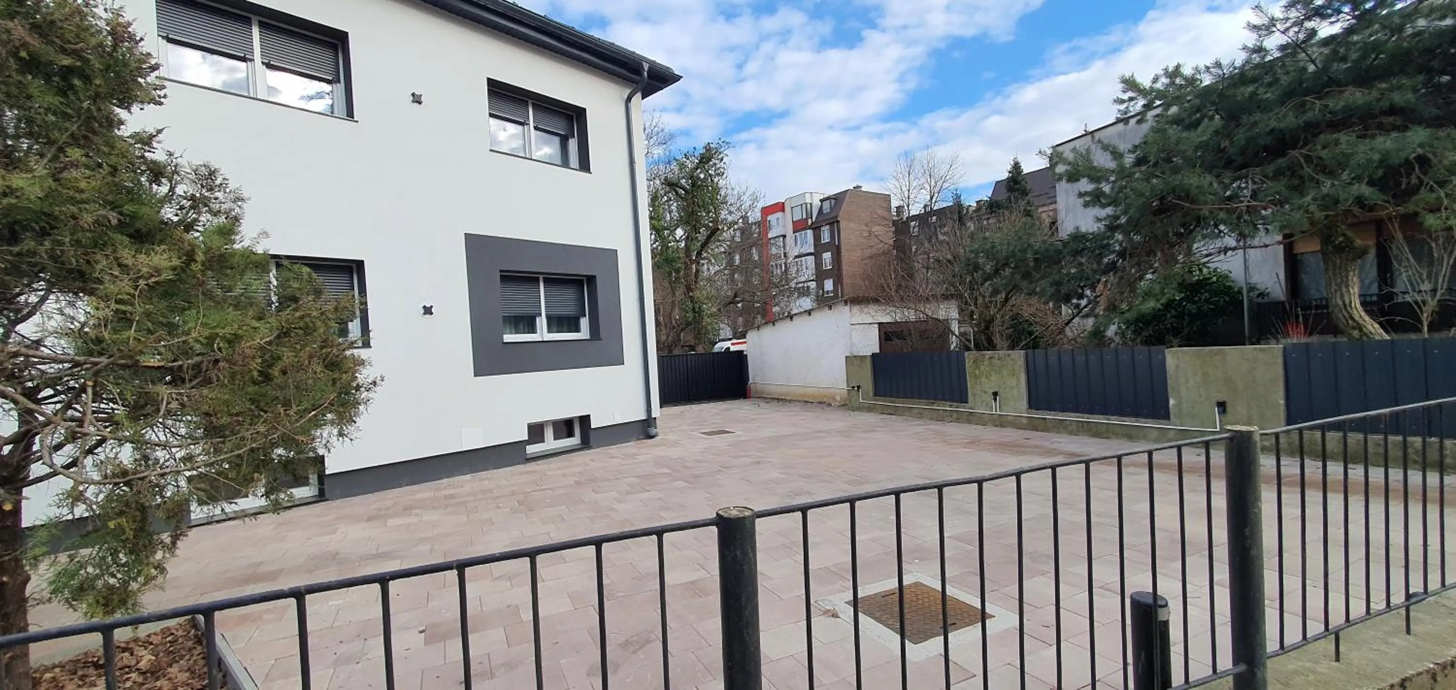 Property building in Blue Diamond ****
