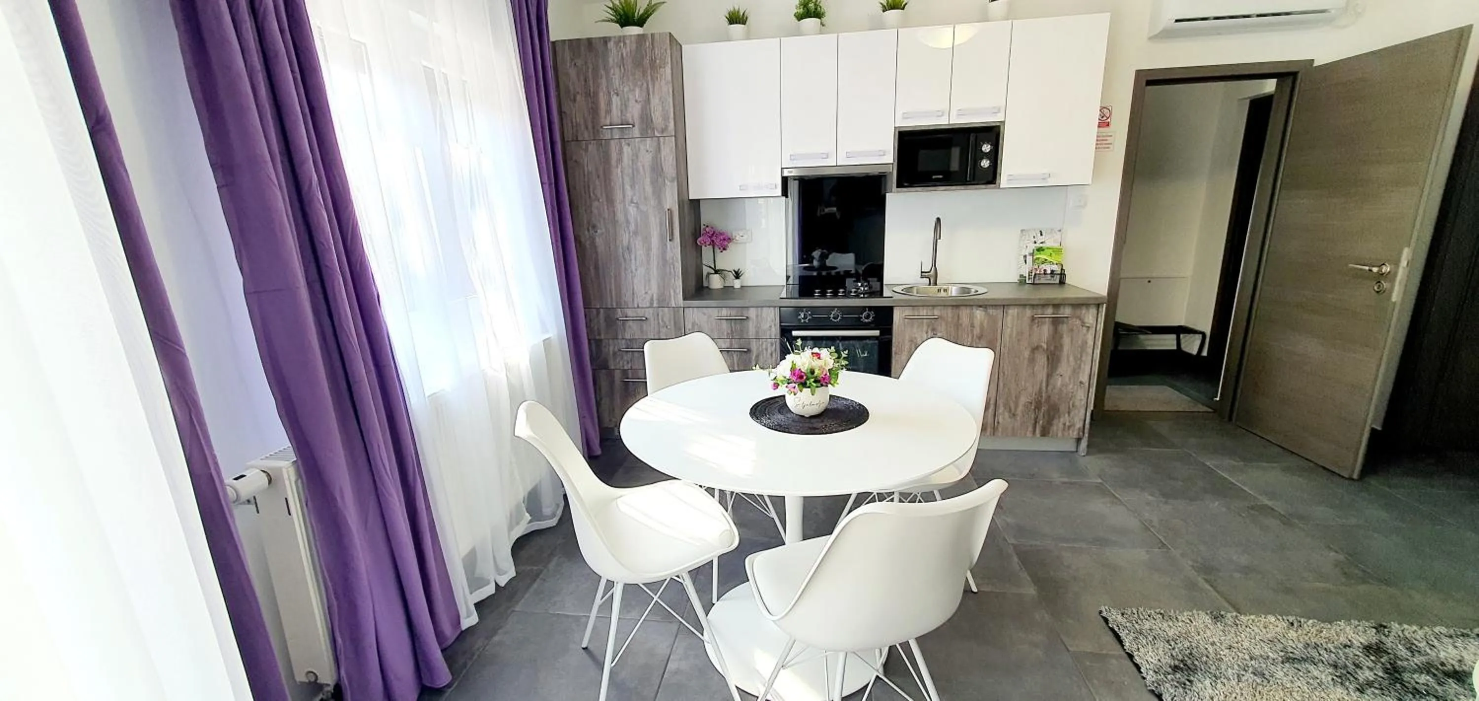 Kitchen or kitchenette in Blue Diamond ****