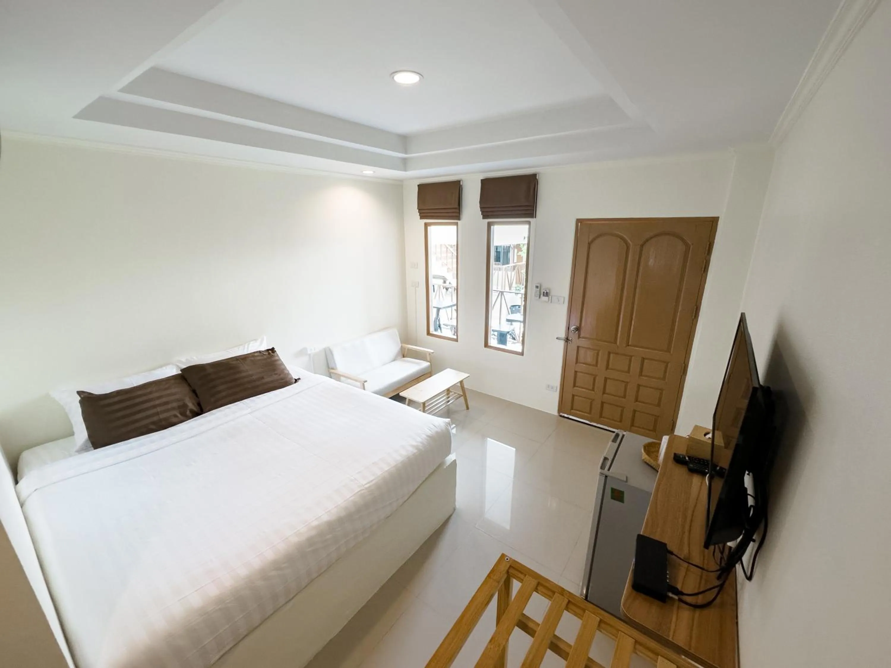 Bedroom, Bed in Sun and Sea KohLarn