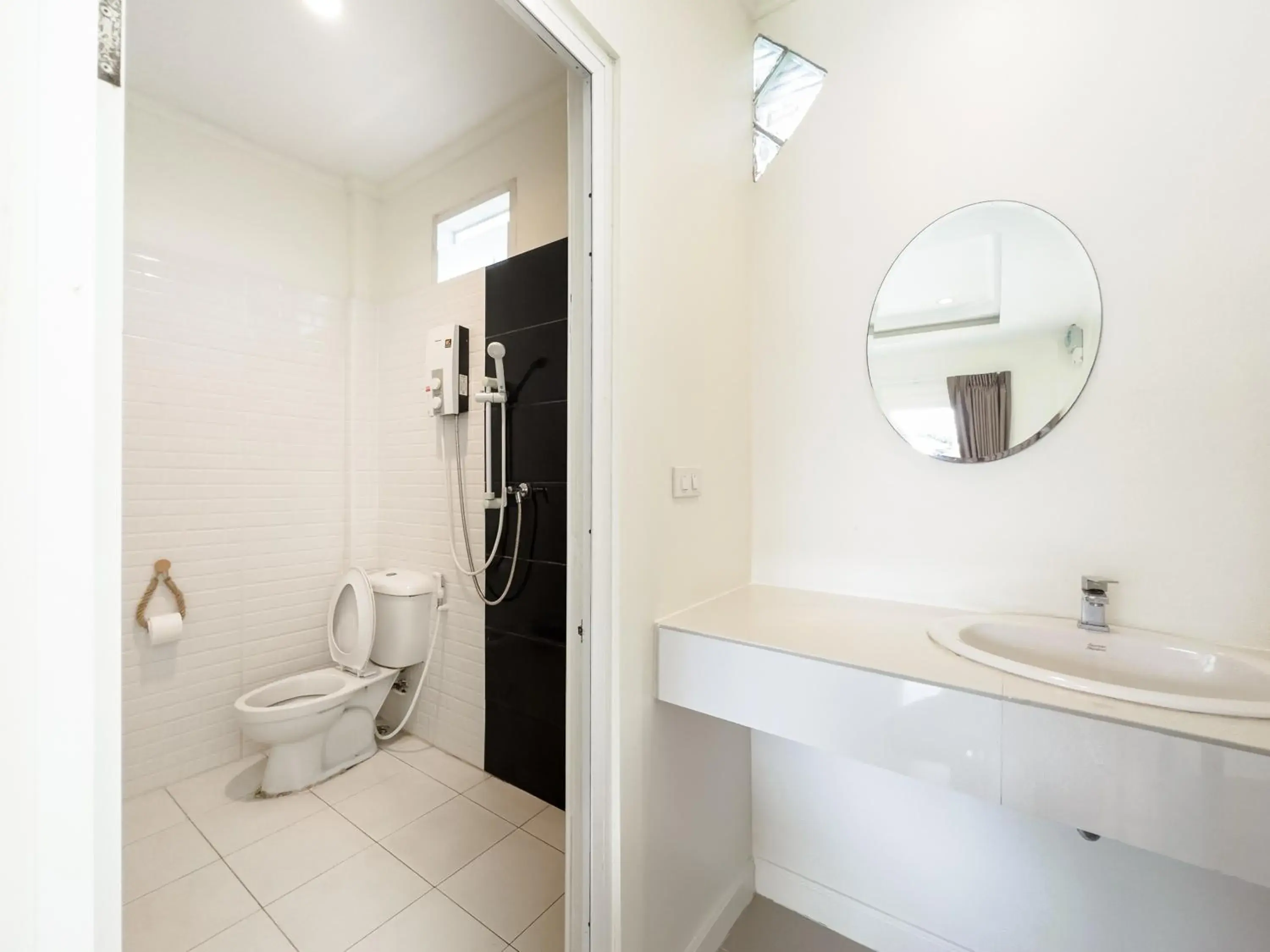 Superior Double Room in Sun and Sea KohLarn Superior Double Room in Sun and Sea KohLarn