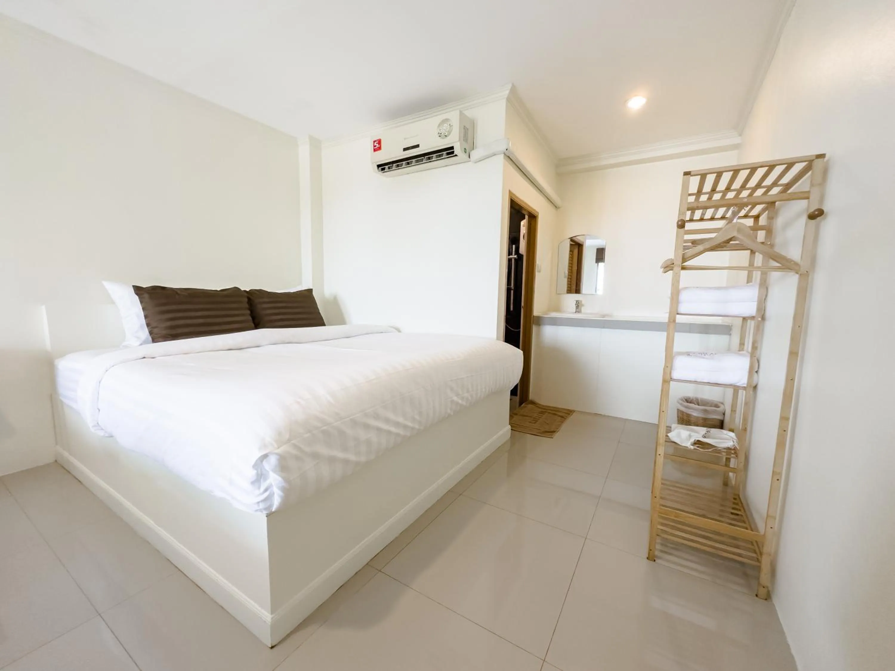 Bed in Sun and Sea KohLarn