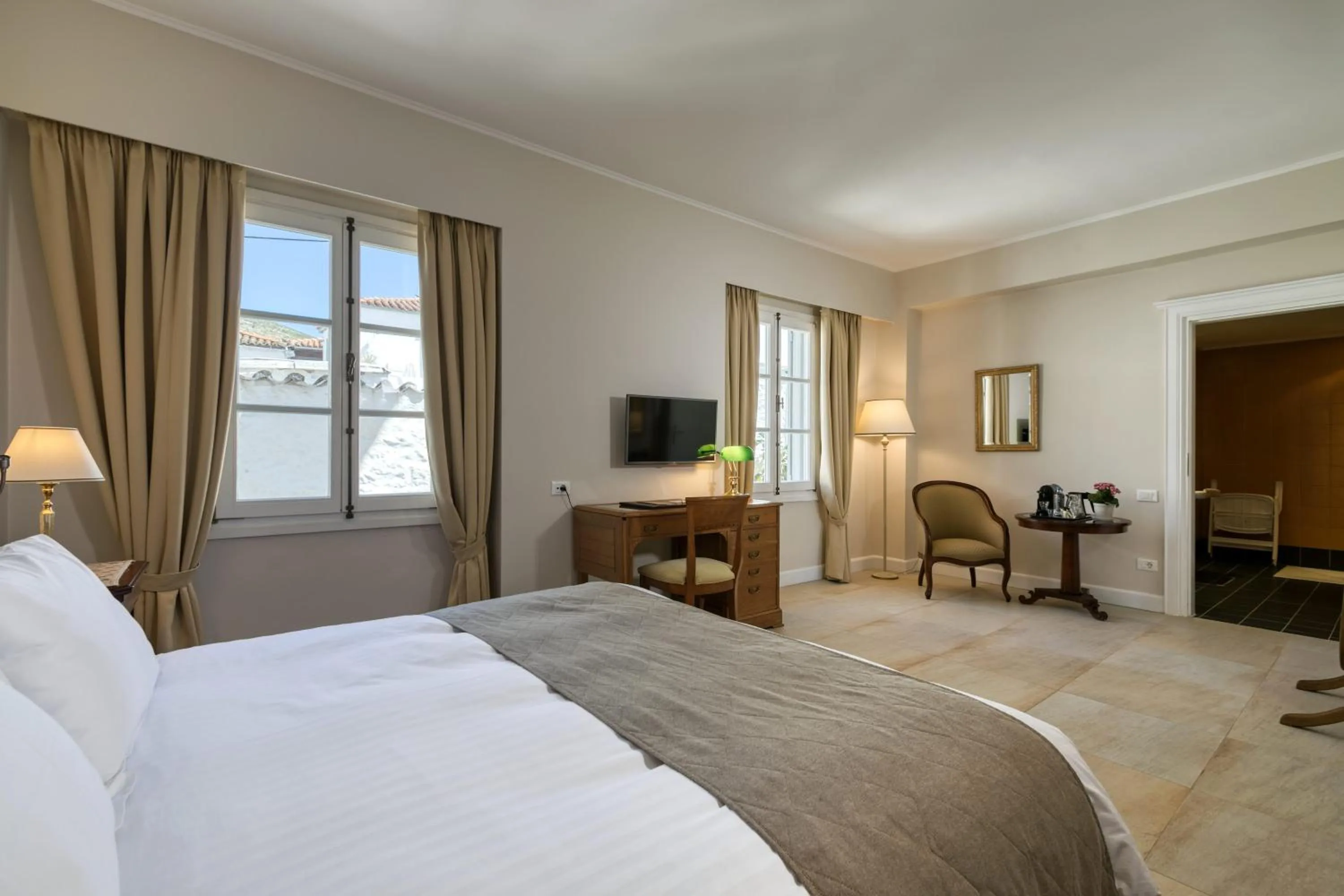 Bedroom, Bed in Hotel Leto Hydra