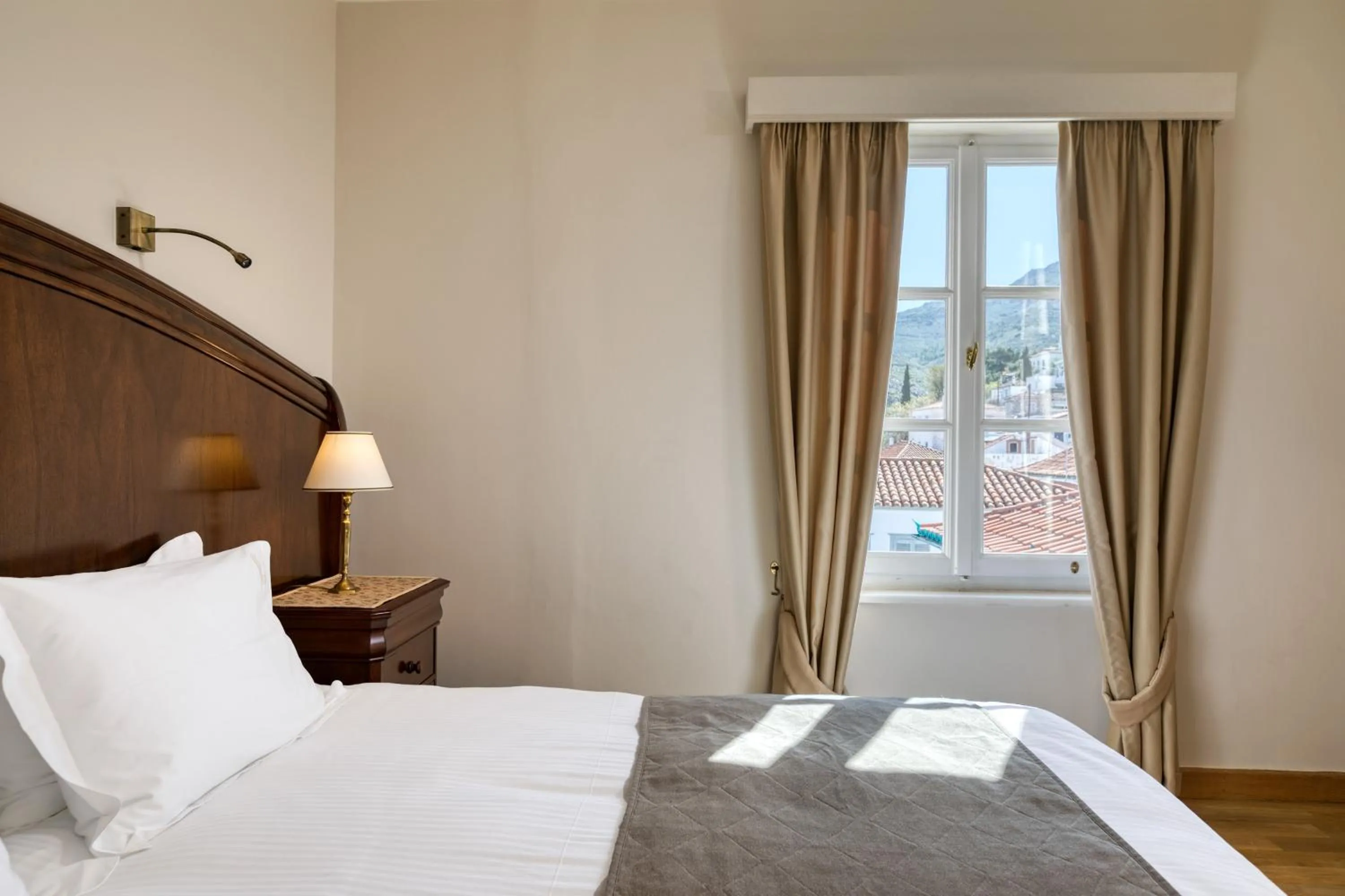 Bedroom, Bed in Hotel Leto Hydra