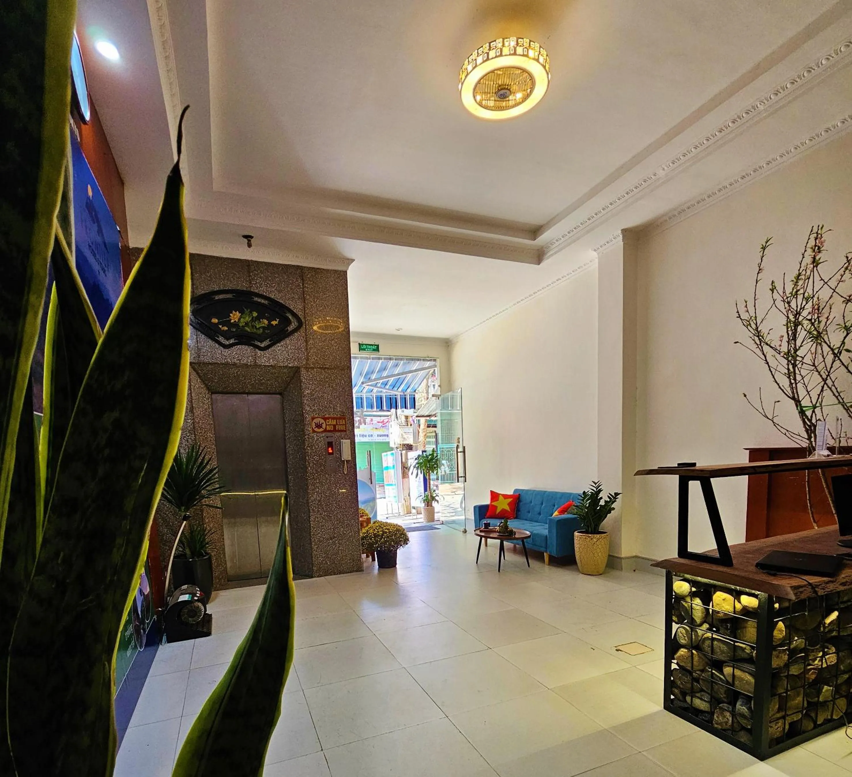 Living room in Frontier Hostel & Tours