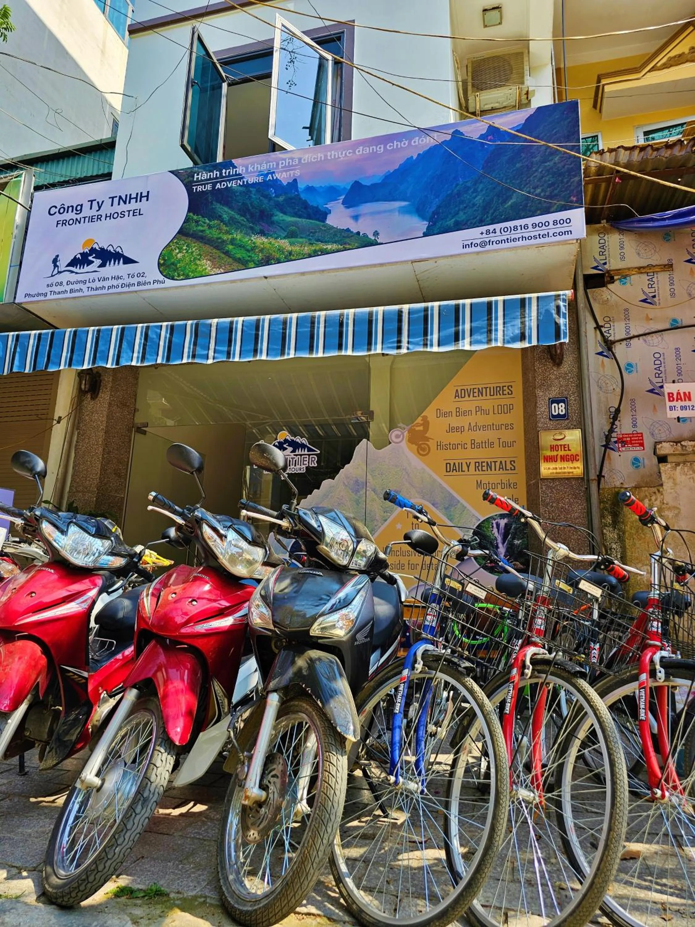 Frontier Hostel & Tours