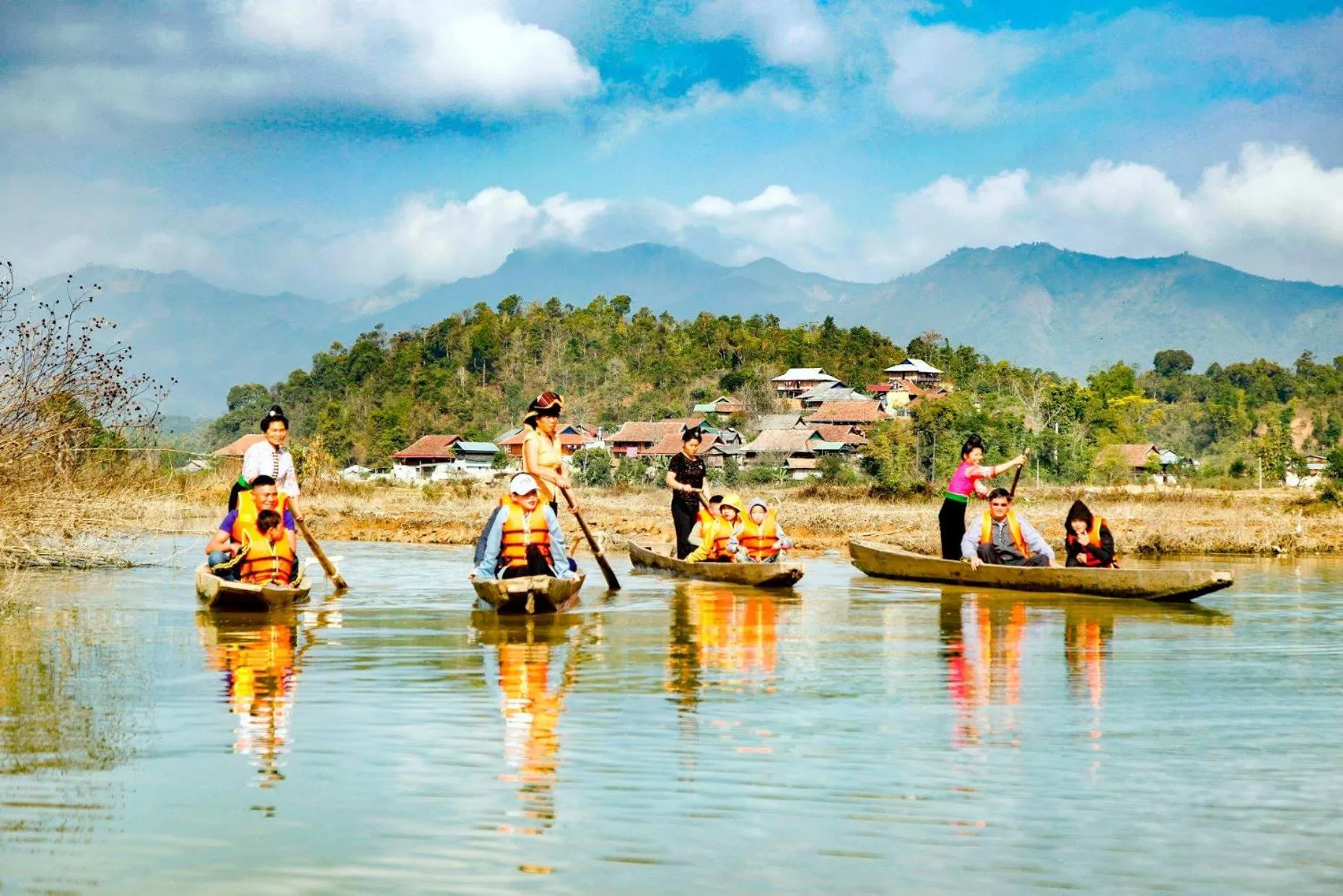 Canoeing in Frontier Hostel & Tours