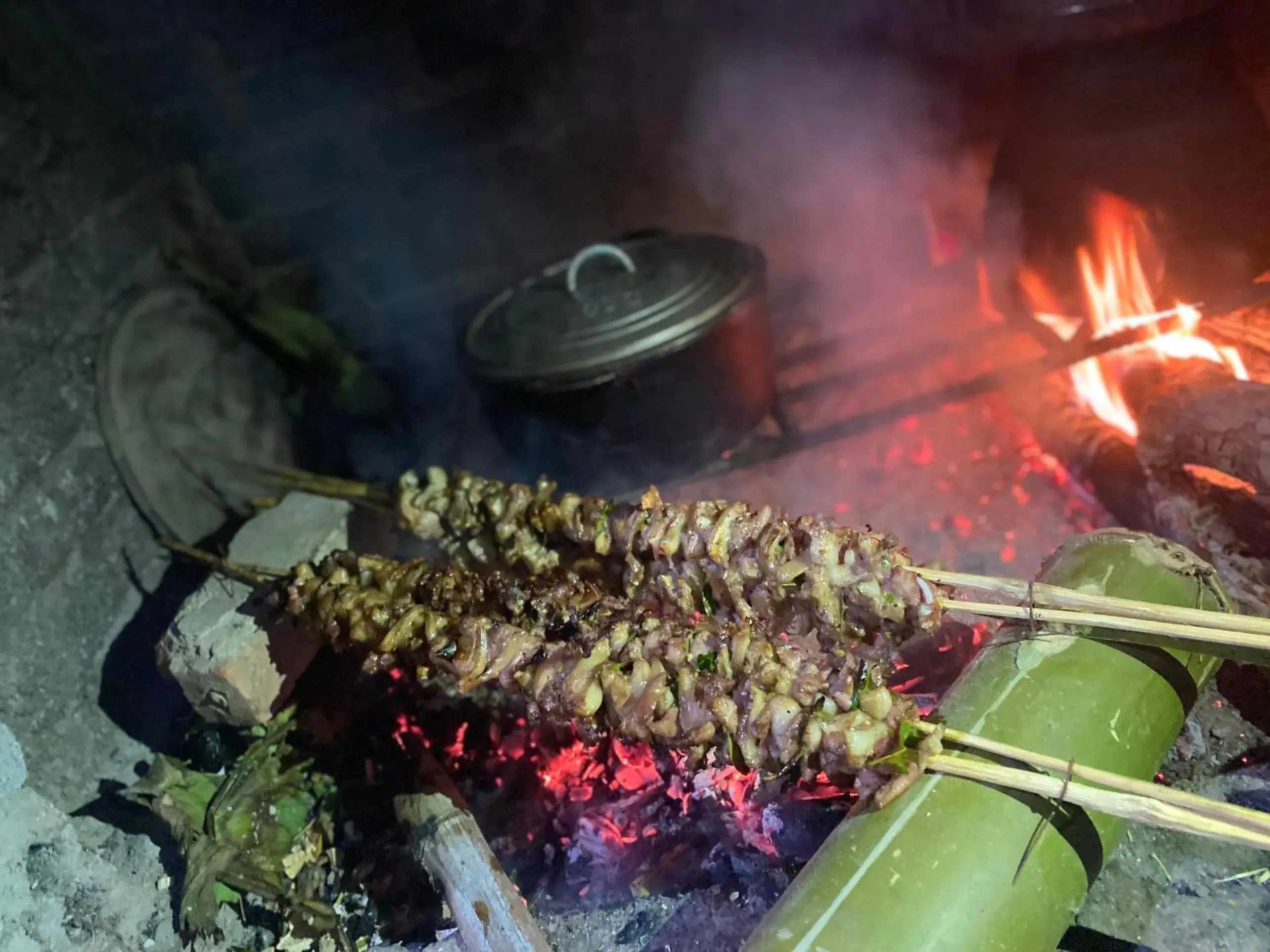 Food and drinks in Frontier Hostel & Tours Food and drinks in Frontier Hostel & Tours