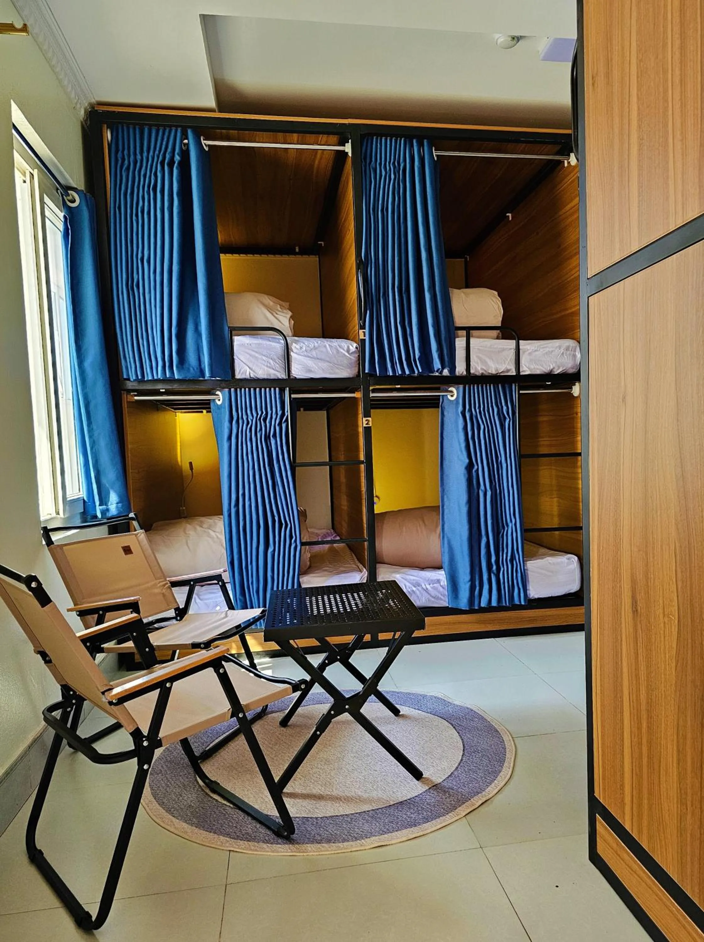 Frontier Hostel & Tours