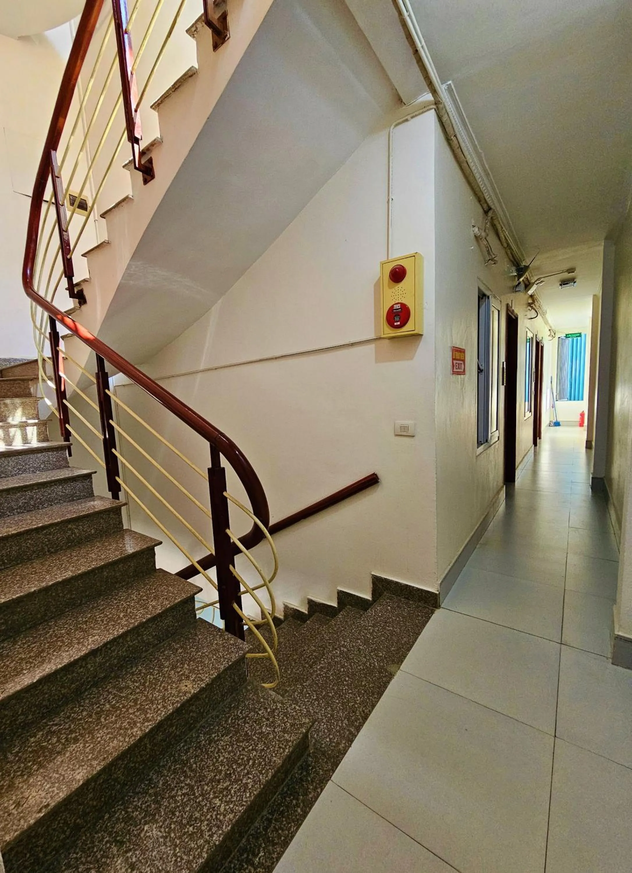 Frontier Hostel & Tours