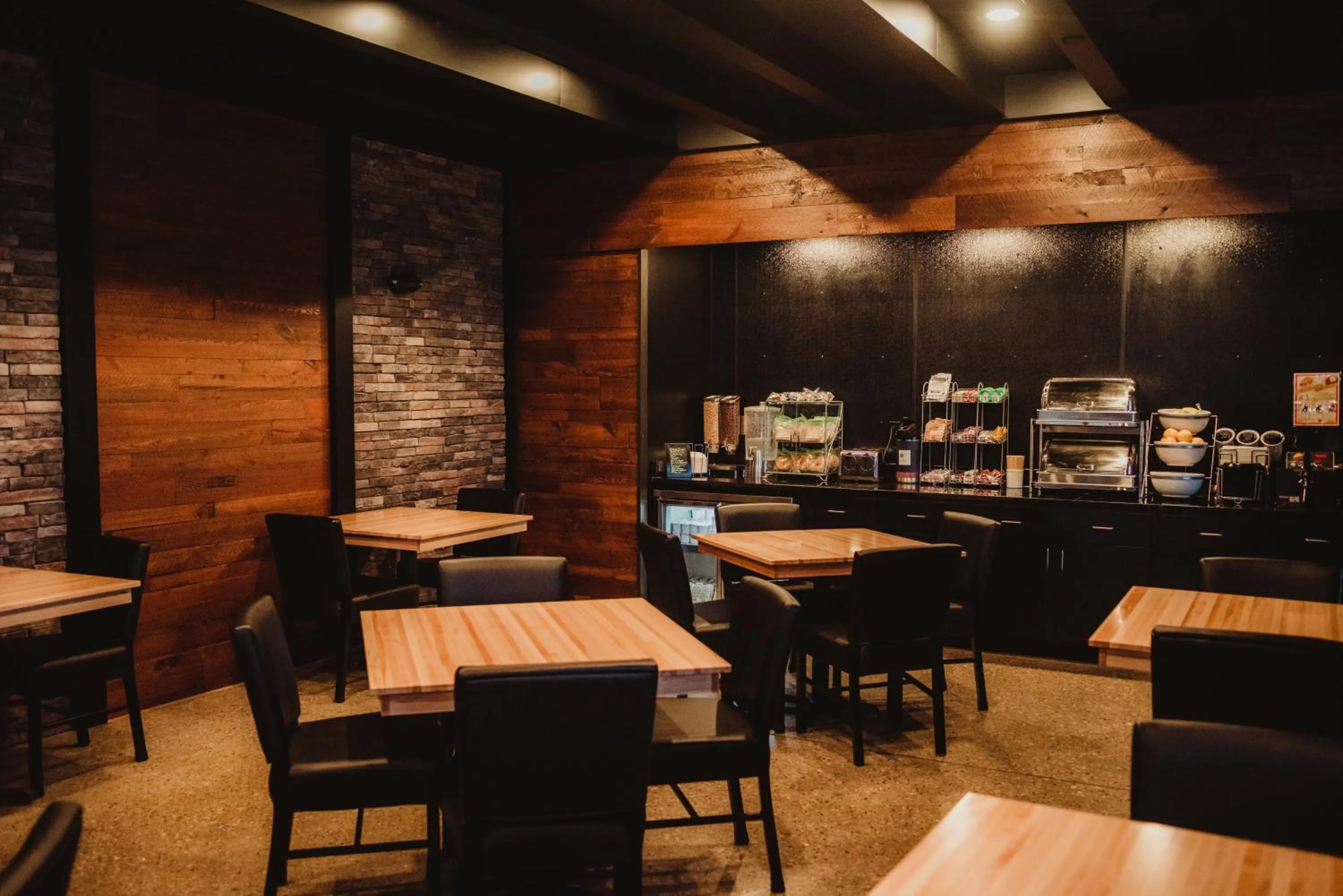 Breakfast in Cobblestone Hotel & Suites - Ottumwa