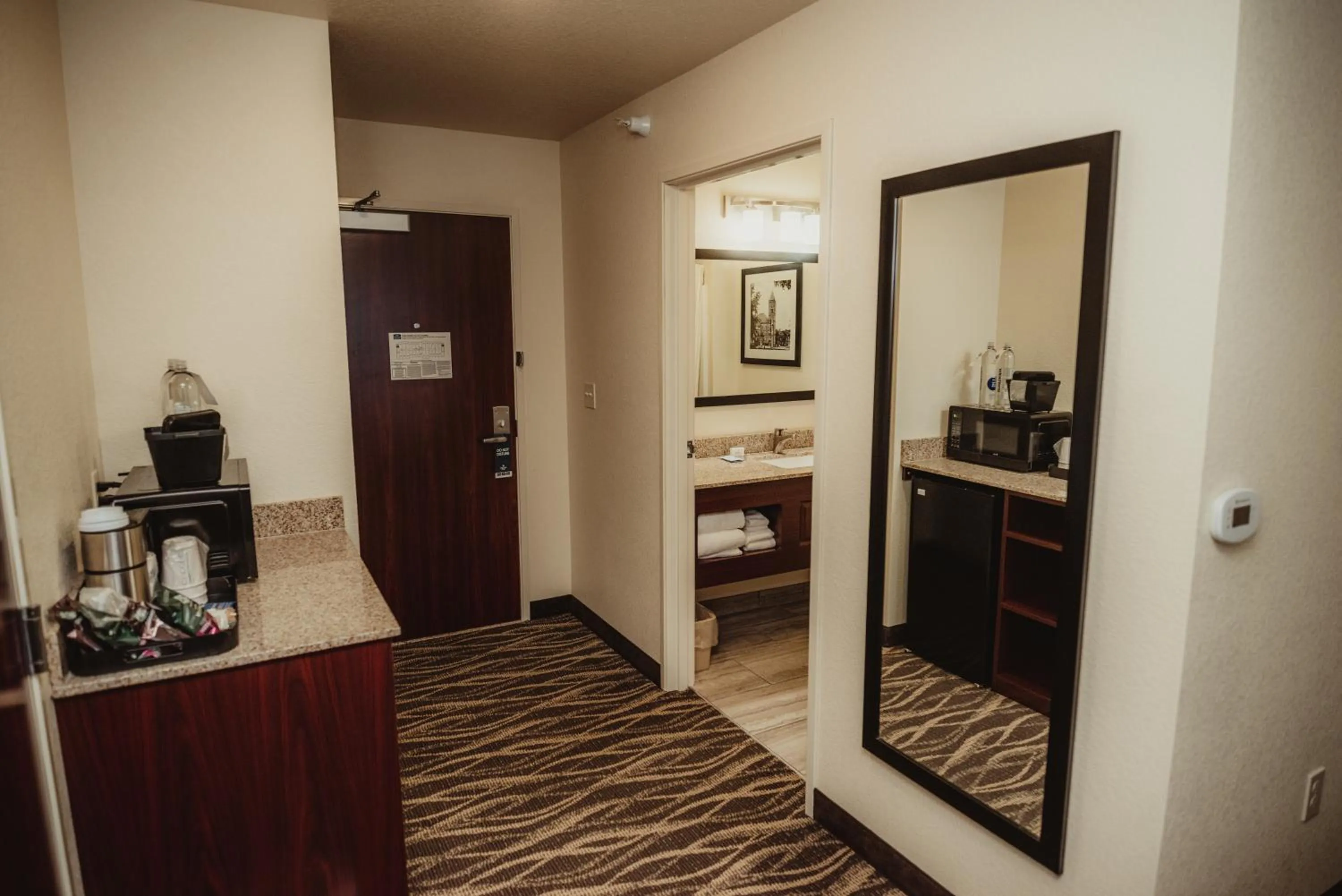 Bedroom, Bed in Cobblestone Hotel & Suites - Ottumwa