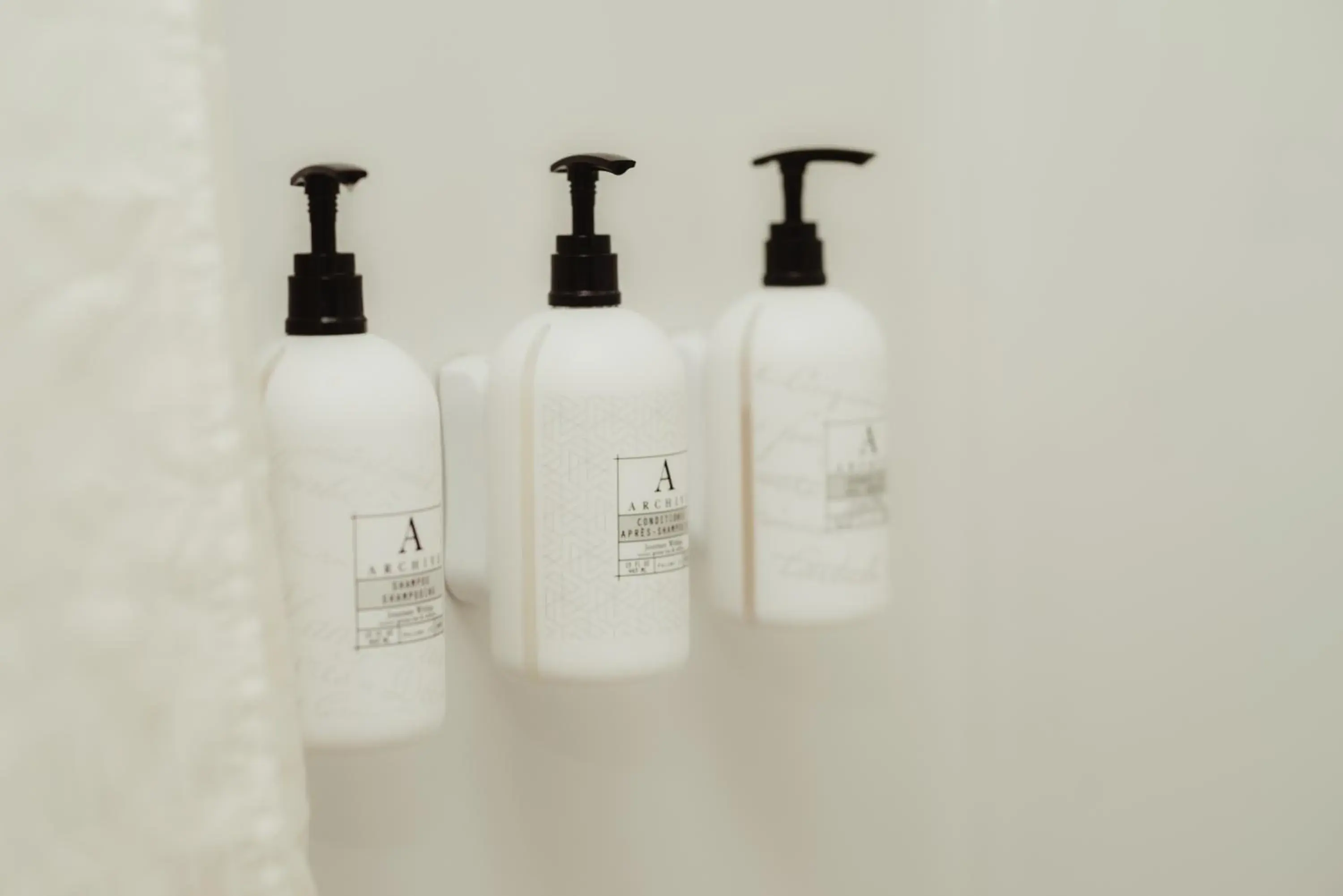 Bathroom in Cobblestone Hotel & Suites - Ottumwa Bathroom in Cobblestone Hotel & Suites - Ottumwa