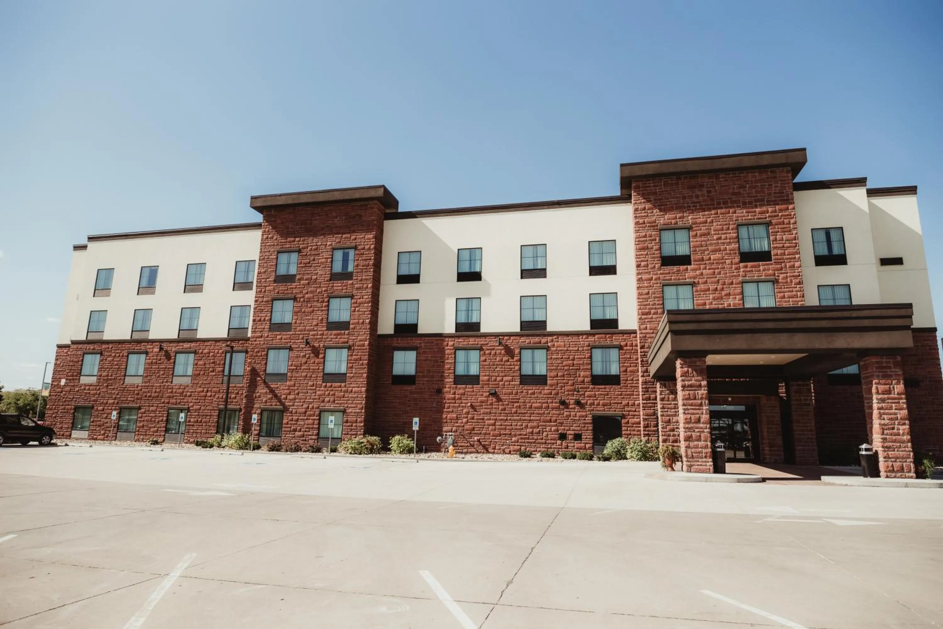 Property building in Cobblestone Hotel & Suites - Ottumwa