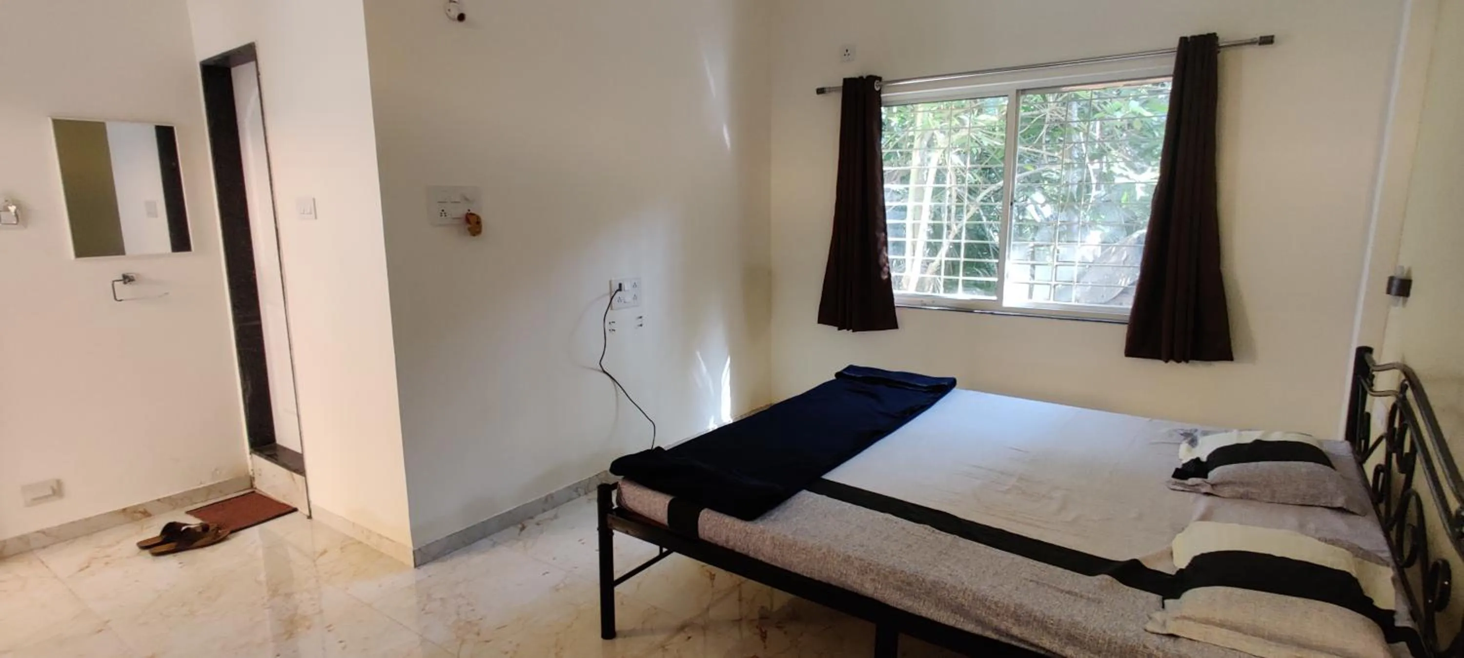 Bedroom, Bed in Shree Swami Samarth Resort