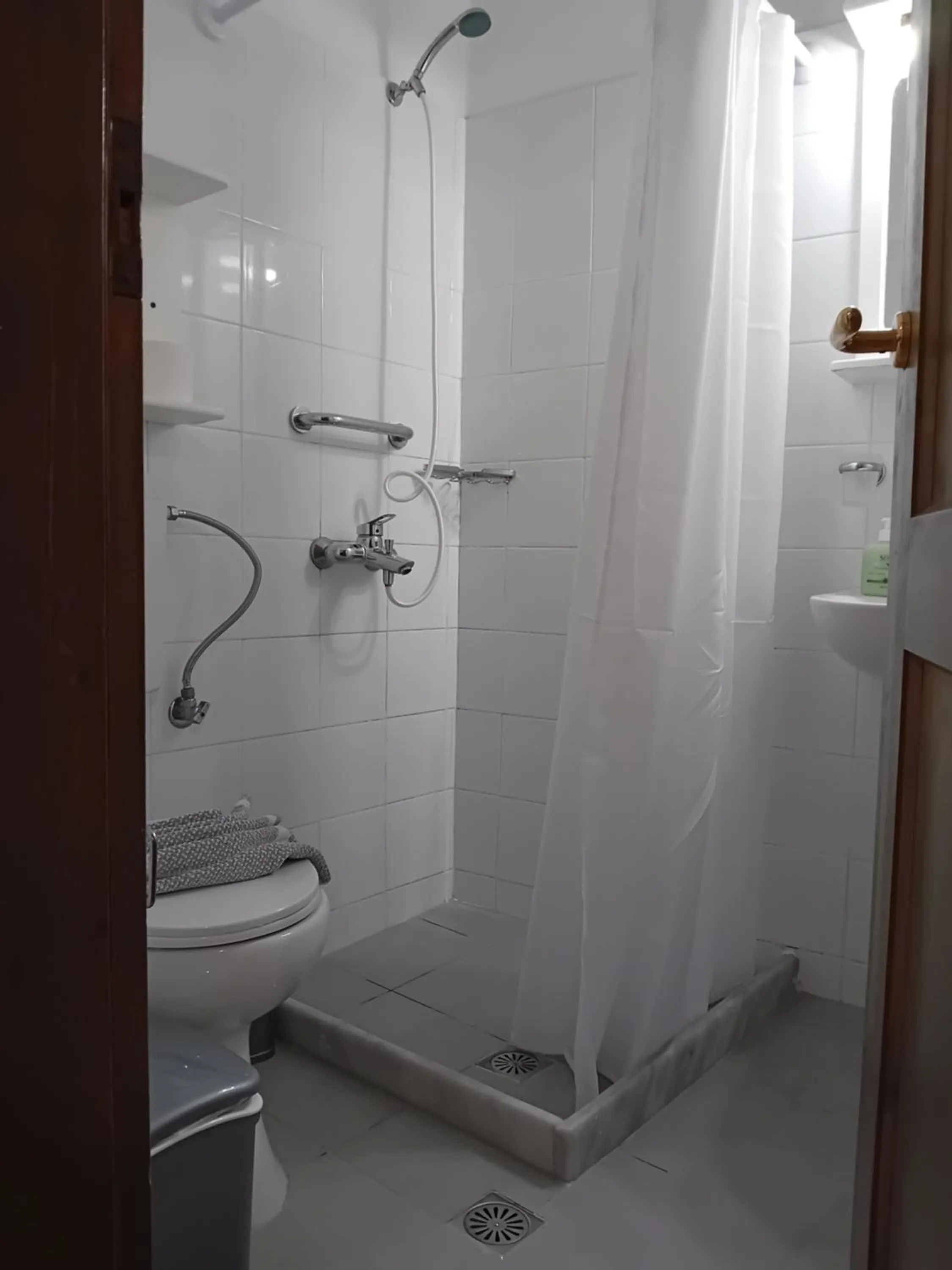 Shower in Heliotopos Apartments