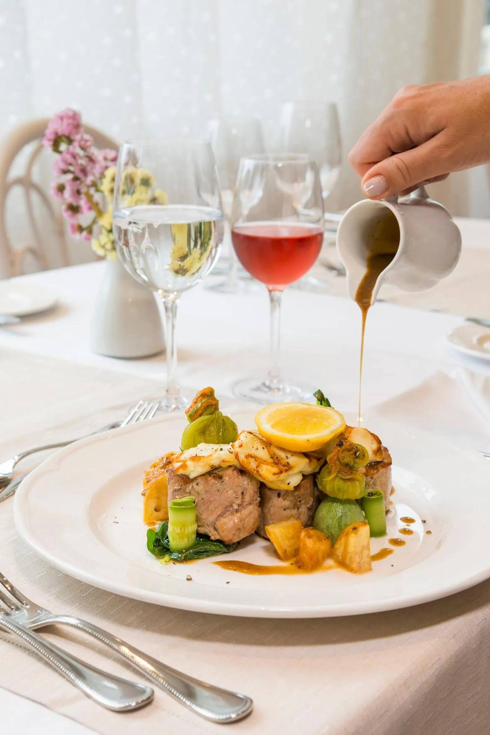 Restaurant/places to eat in Kydon The Heart City Hotel