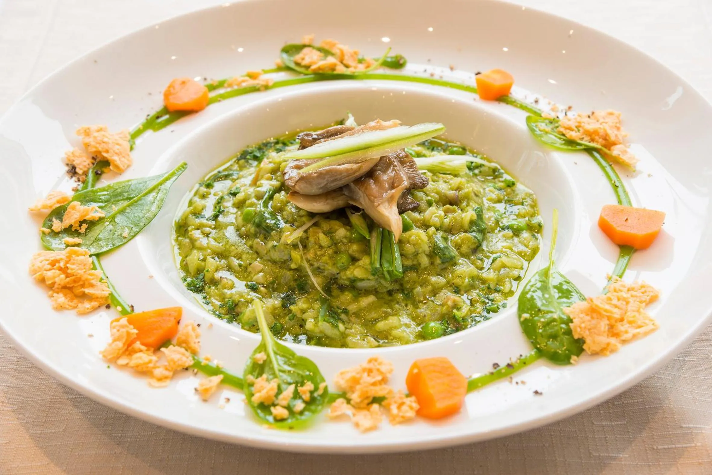 Restaurant/places to eat in Kydon The Heart City Hotel