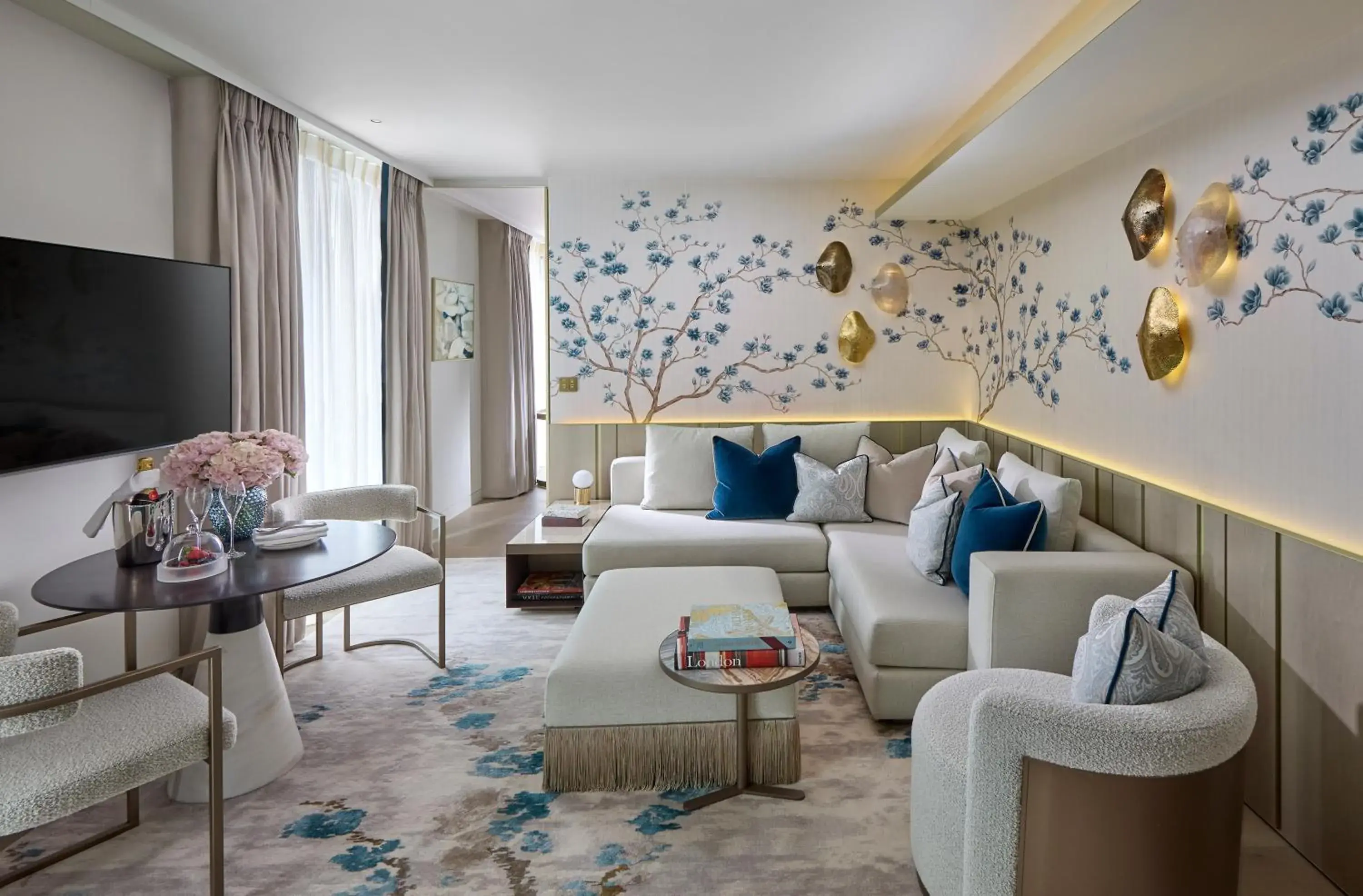 Deluxe Suite King or Twin in Mandarin Oriental Mayfair, London Deluxe Suite King or Twin in Mandarin Oriental Mayfair, London