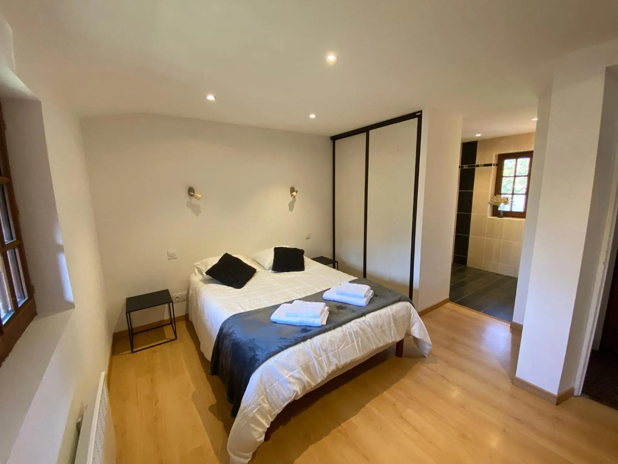 Bedroom, Bed in Chalet les Bleuets 12p - babyfoot & Wii