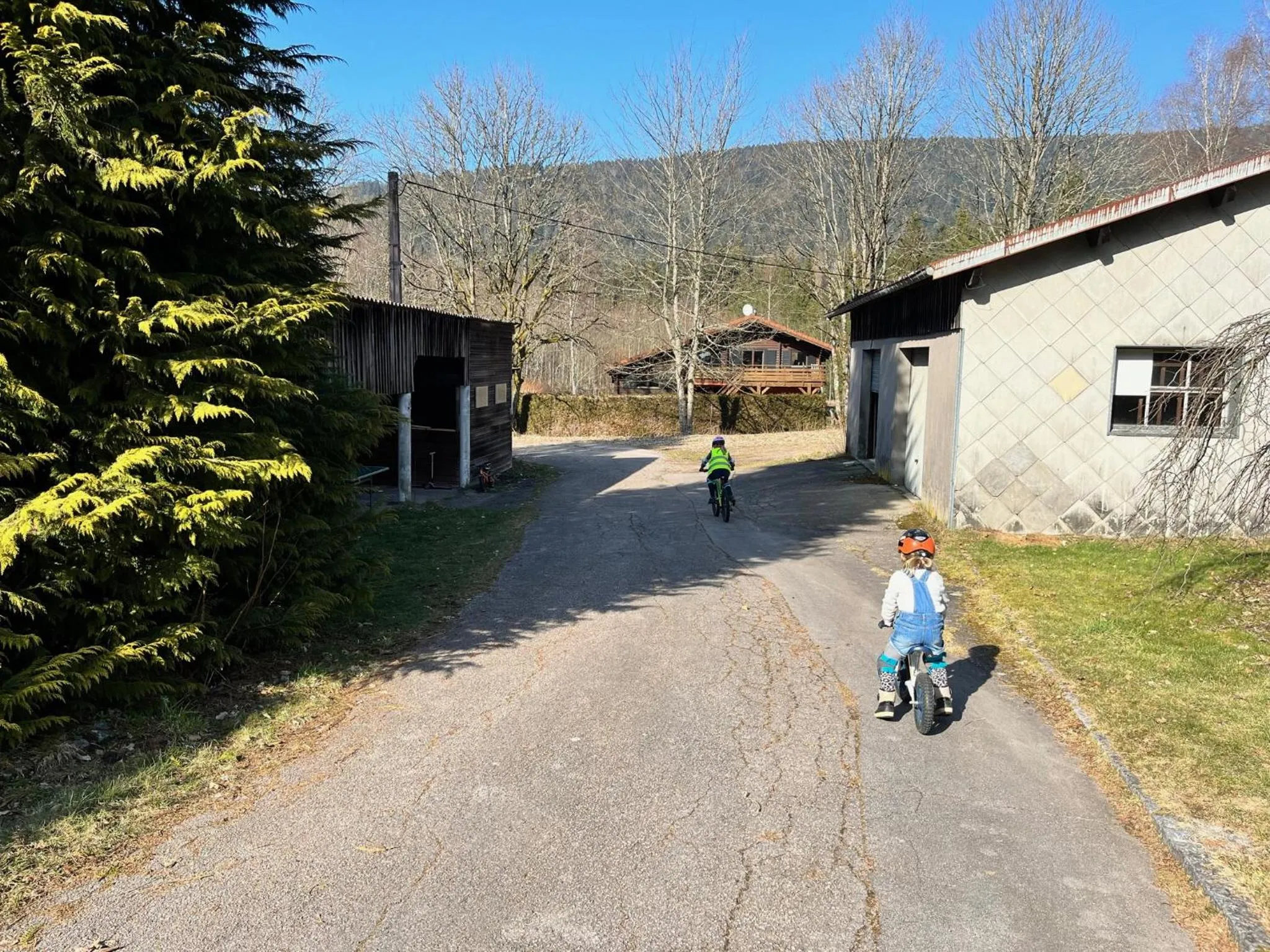 Cycling in Chalet les Bleuets 12p - babyfoot & Wii