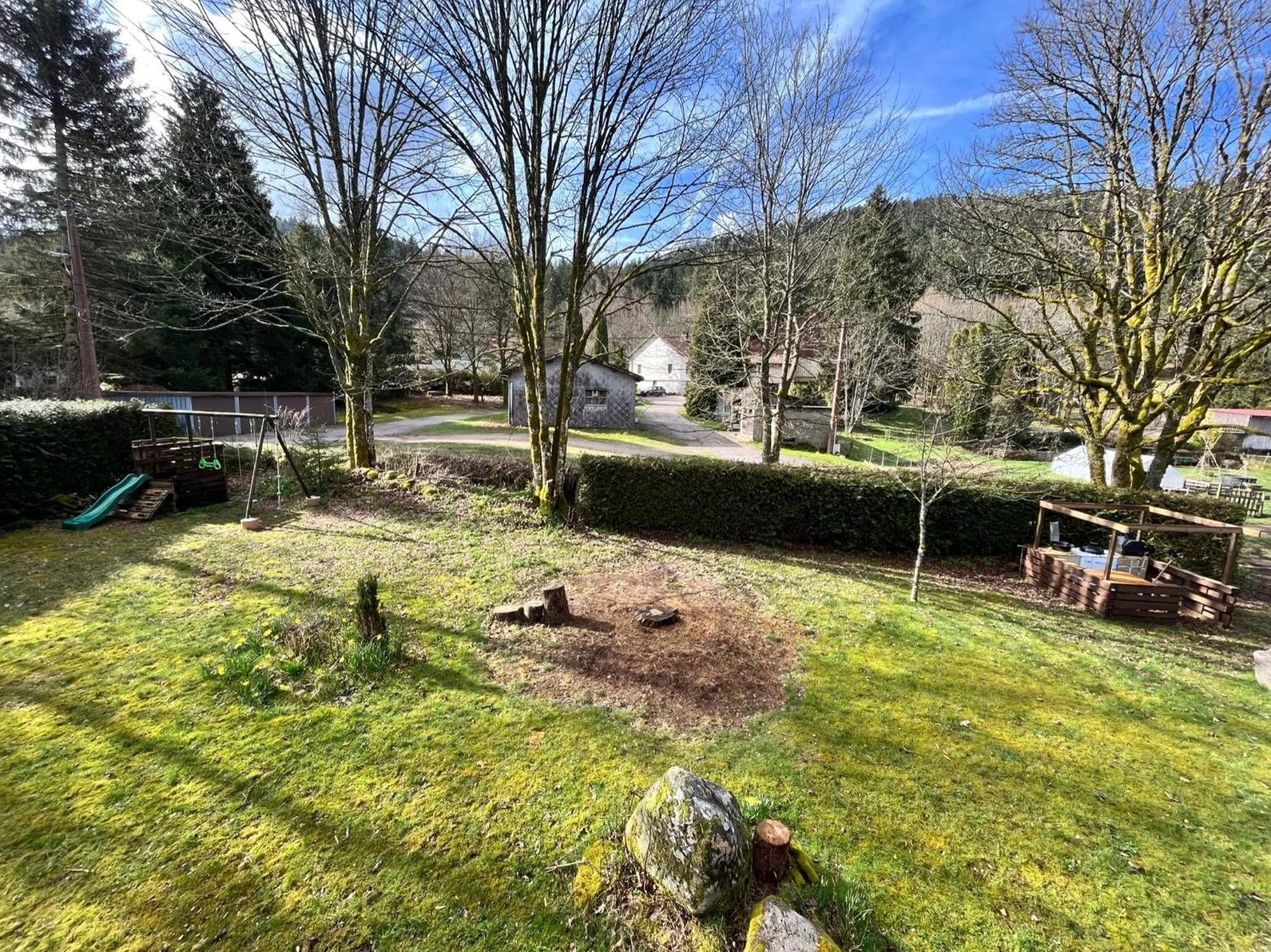 Garden view in Chalet les Bleuets 12p - babyfoot & Wii