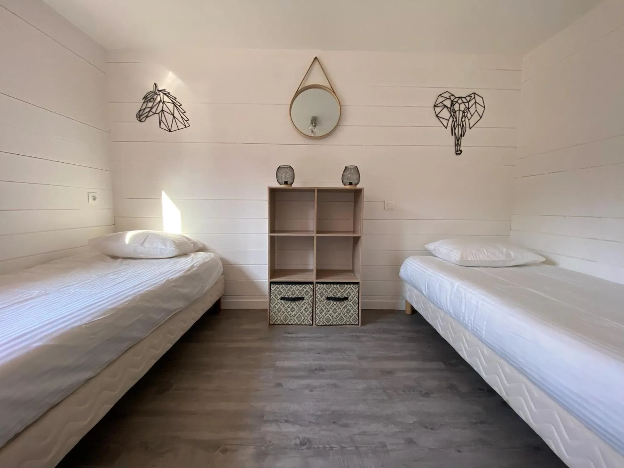 Bedroom, Bed in Chalet les Bleuets 12p - babyfoot & Wii