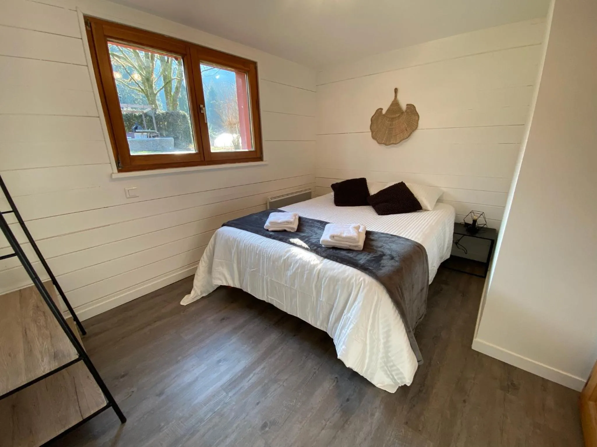 Bedroom, Bed in Chalet les Bleuets 12p - babyfoot & Wii