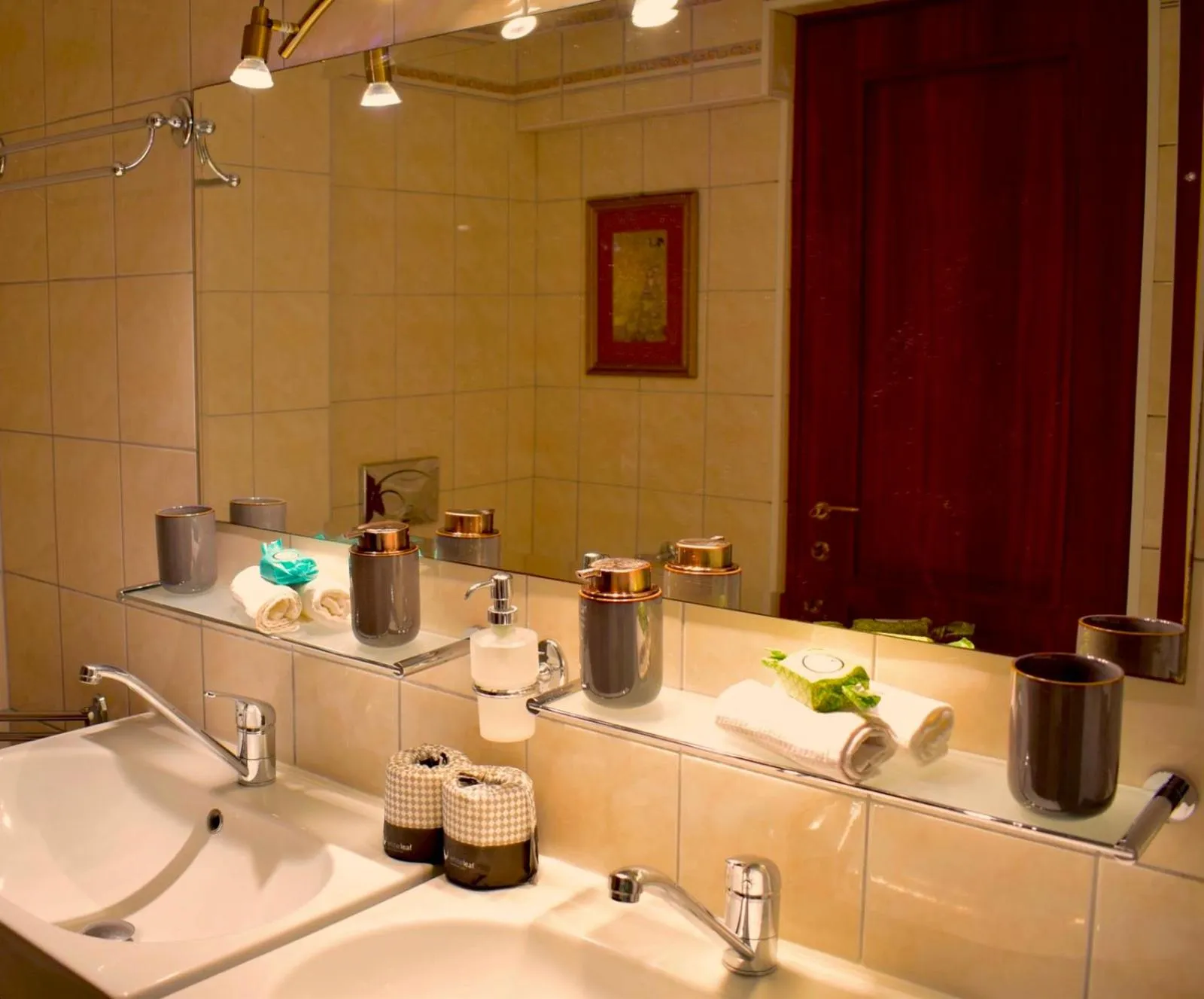 Bathroom in Carmen Art Hotel