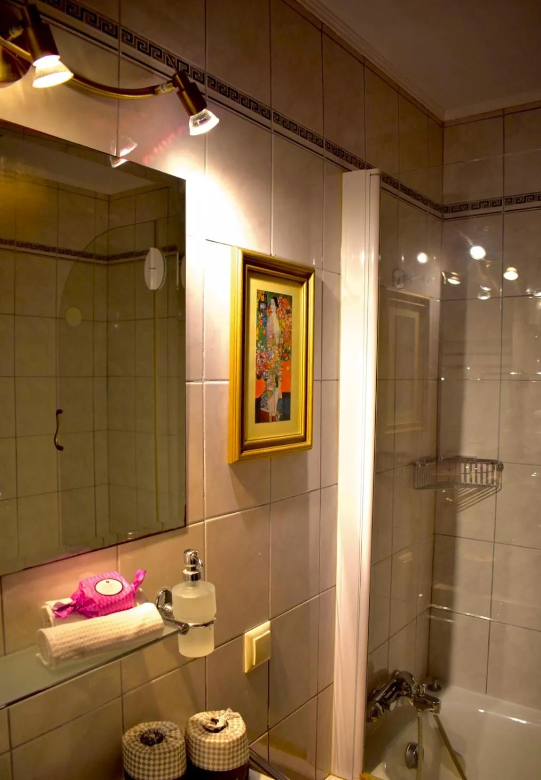 Shower in Carmen Art Hotel