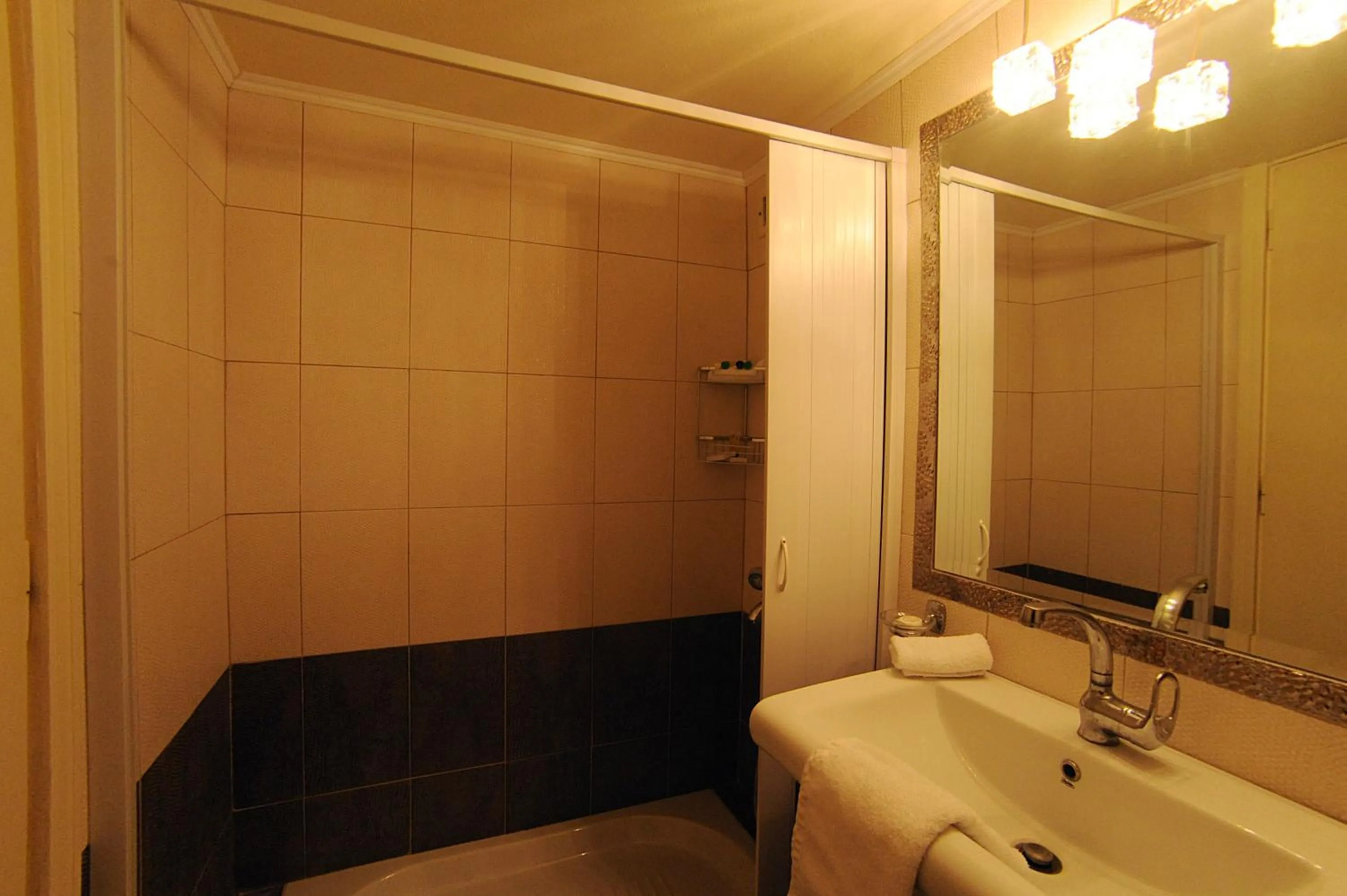 Bathroom in Palmariva Beach Hotel