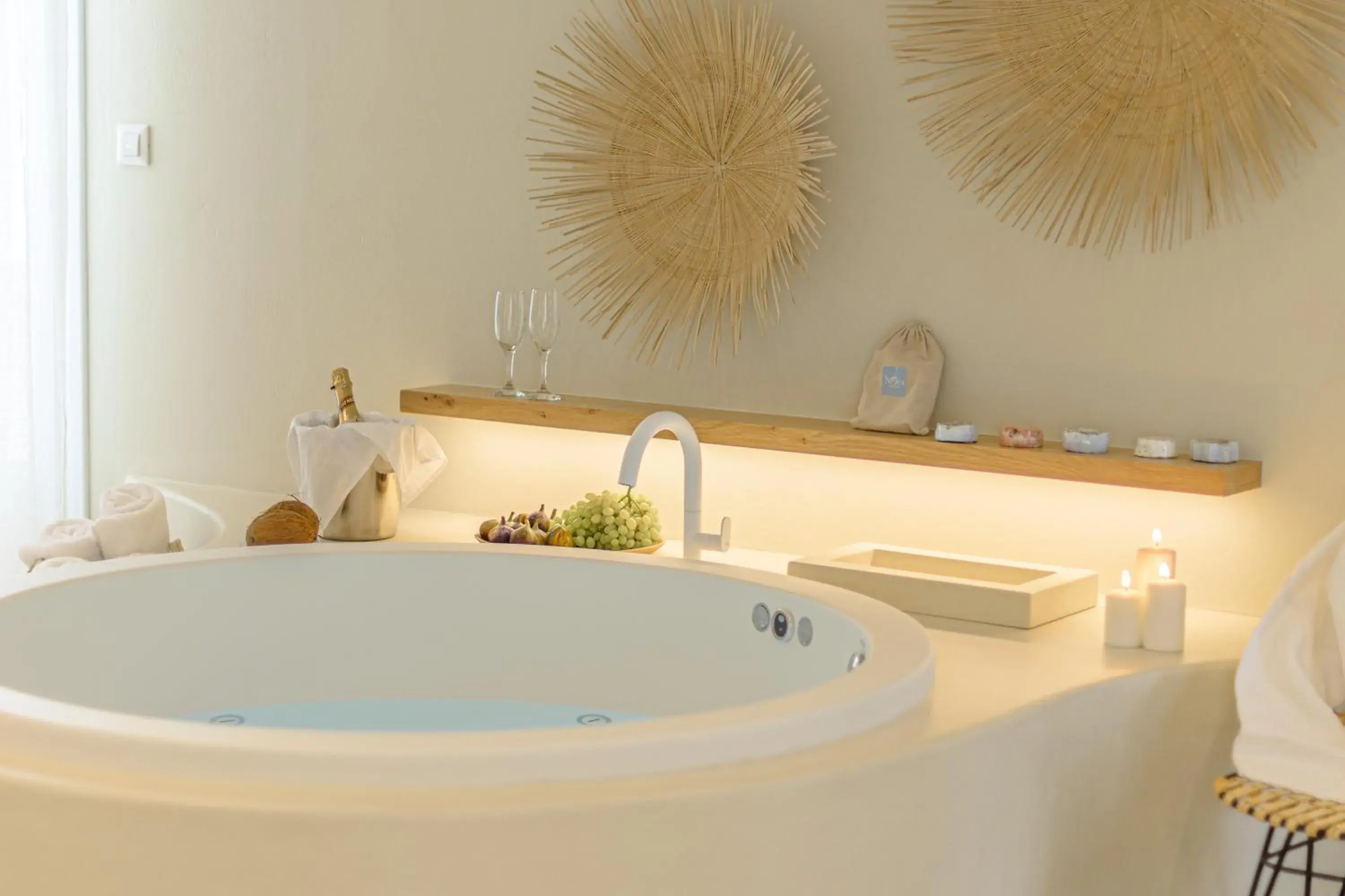 Supreme Spa Suite in Antony Suites (Adults Only) Supreme Spa Suite in Antony Suites (Adults Only)