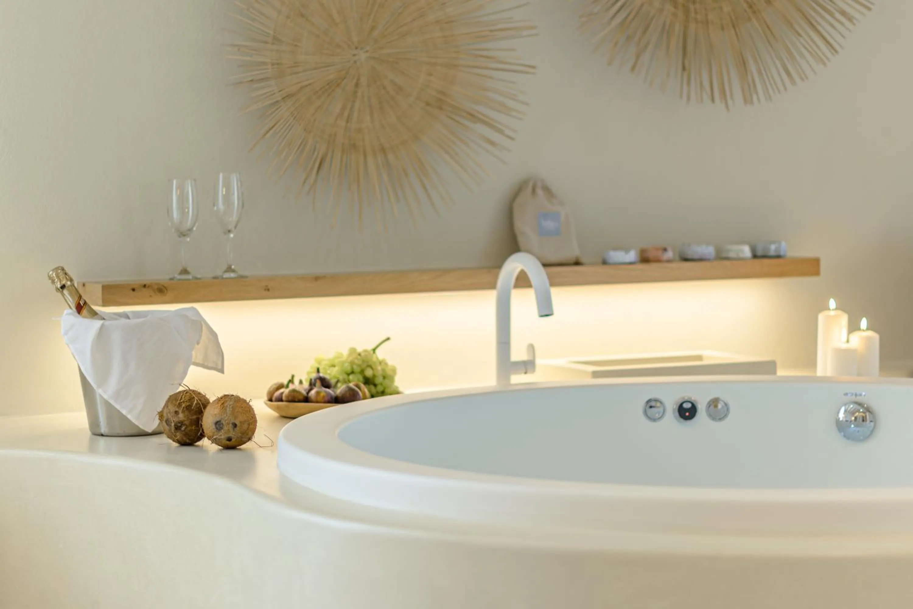 Hot Tub in Antony Suites (Adults Only)