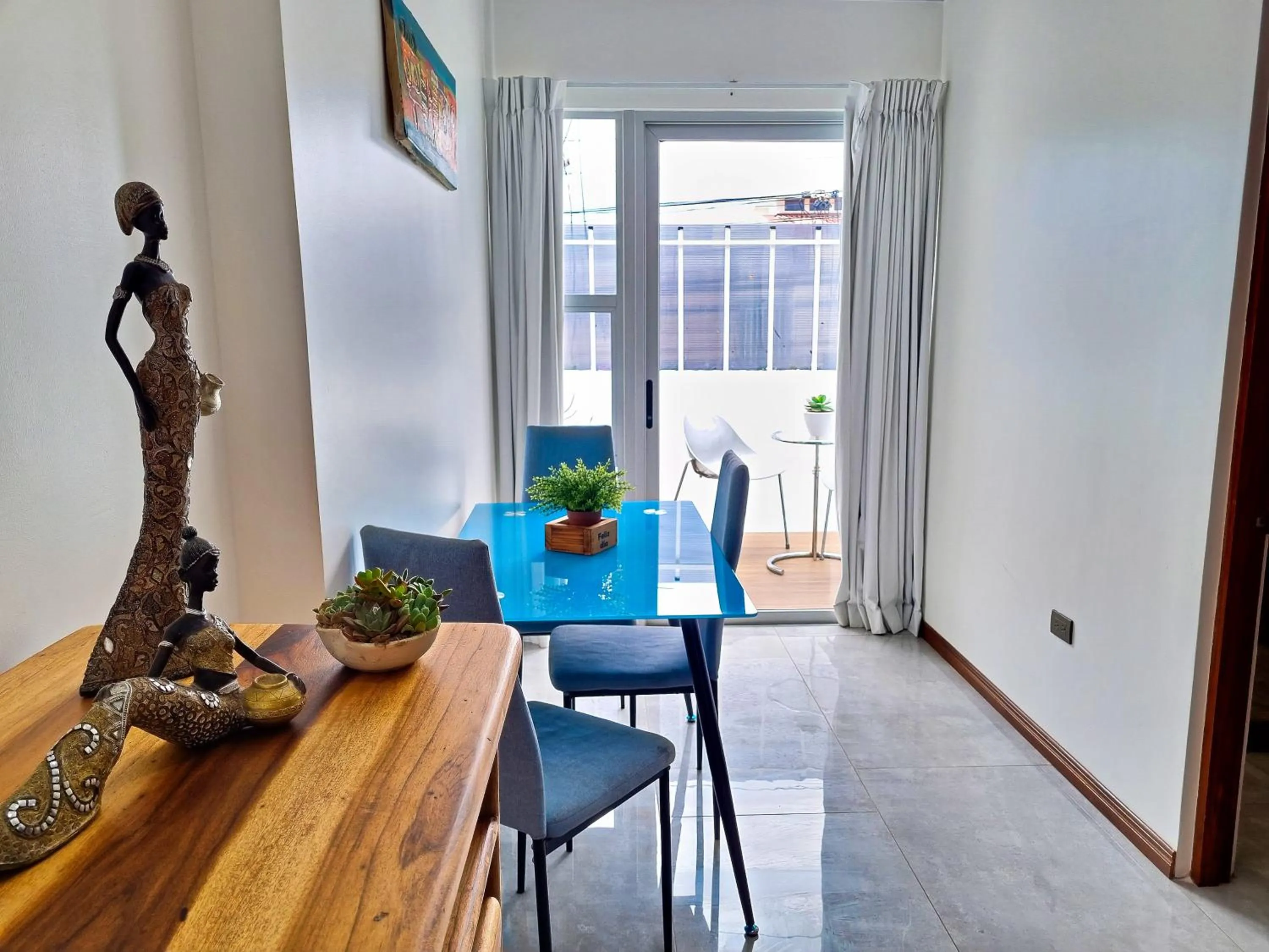 Living room in 714 Studios