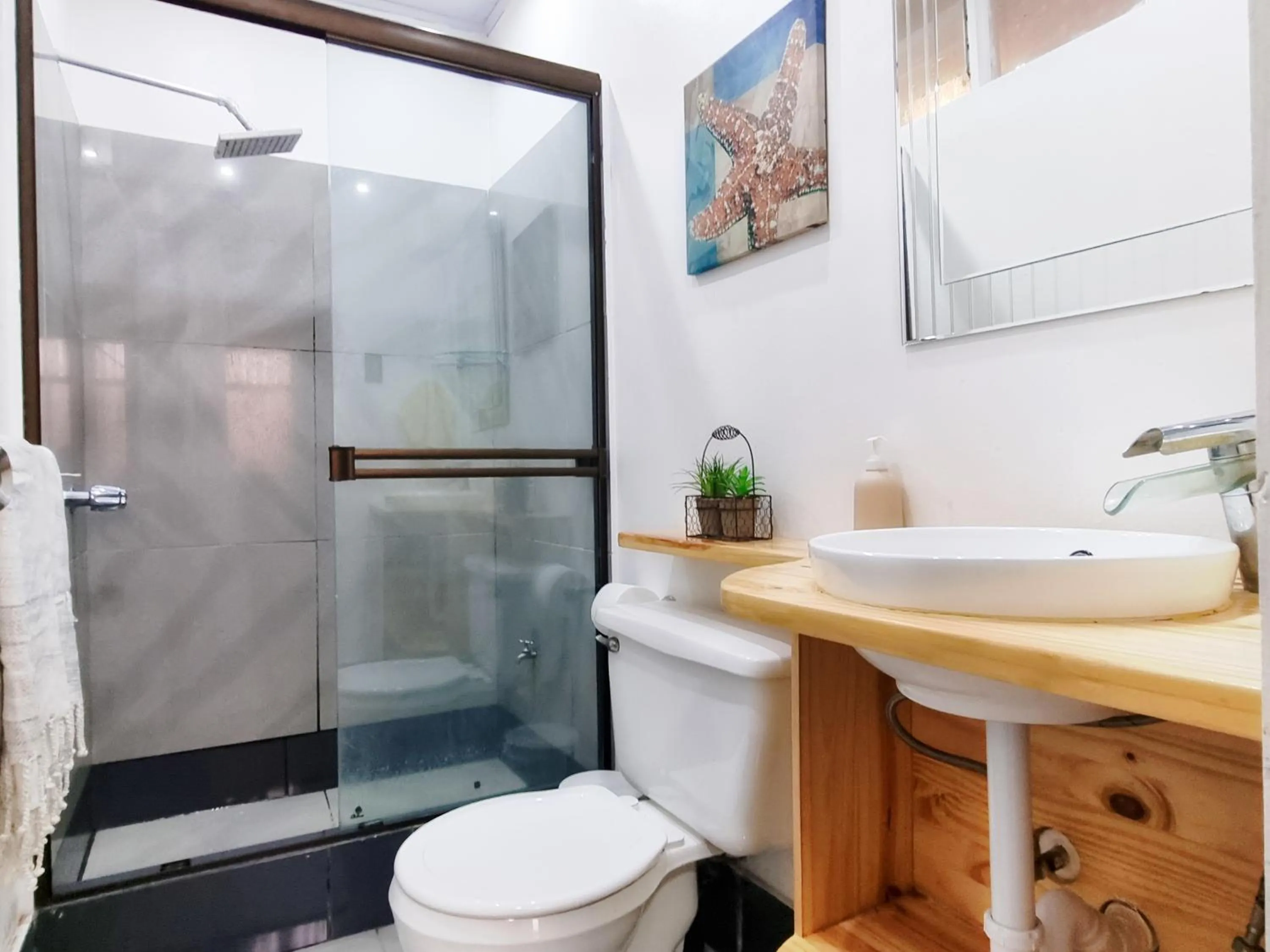 Shower in 714 Studios