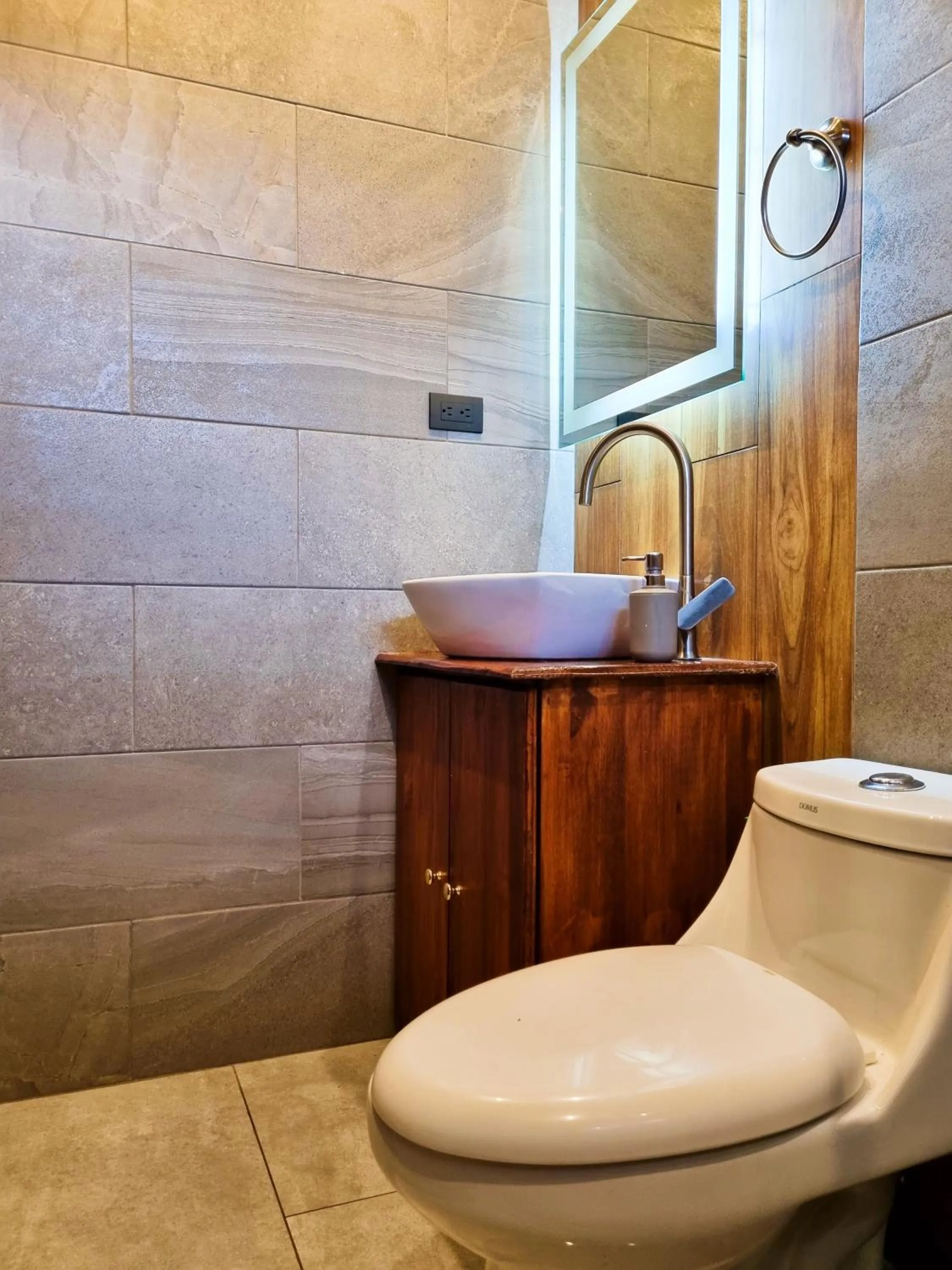 Shower in 714 Studios