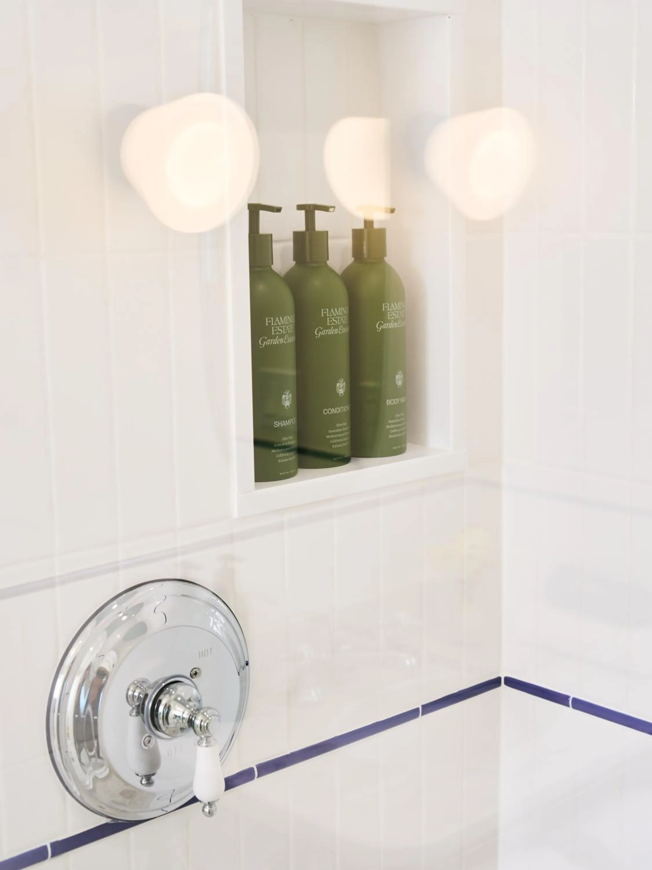 Shower in Silver Sands Motel & Beach Bungalows