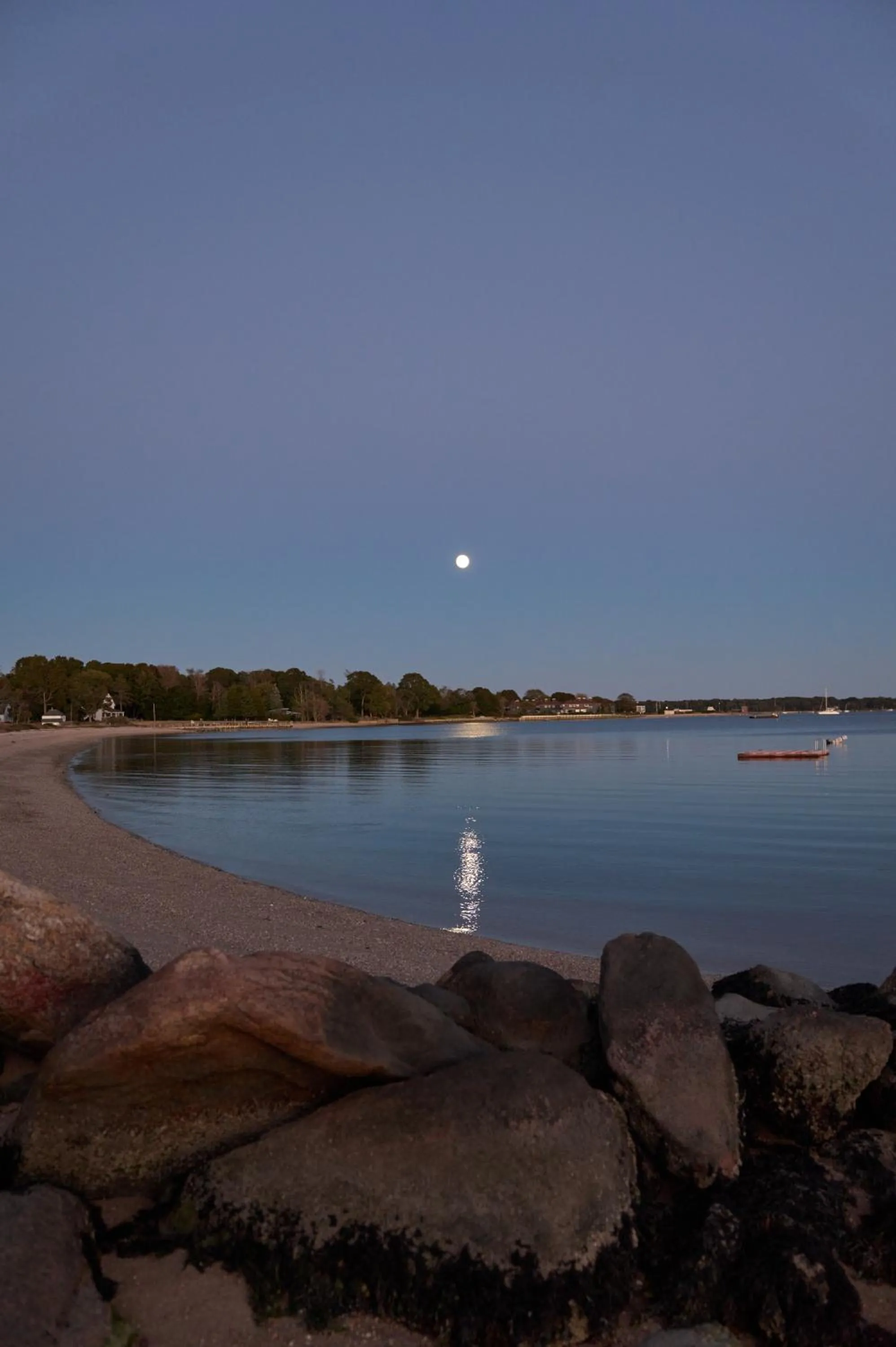 Night in Silver Sands Motel & Beach Bungalows
