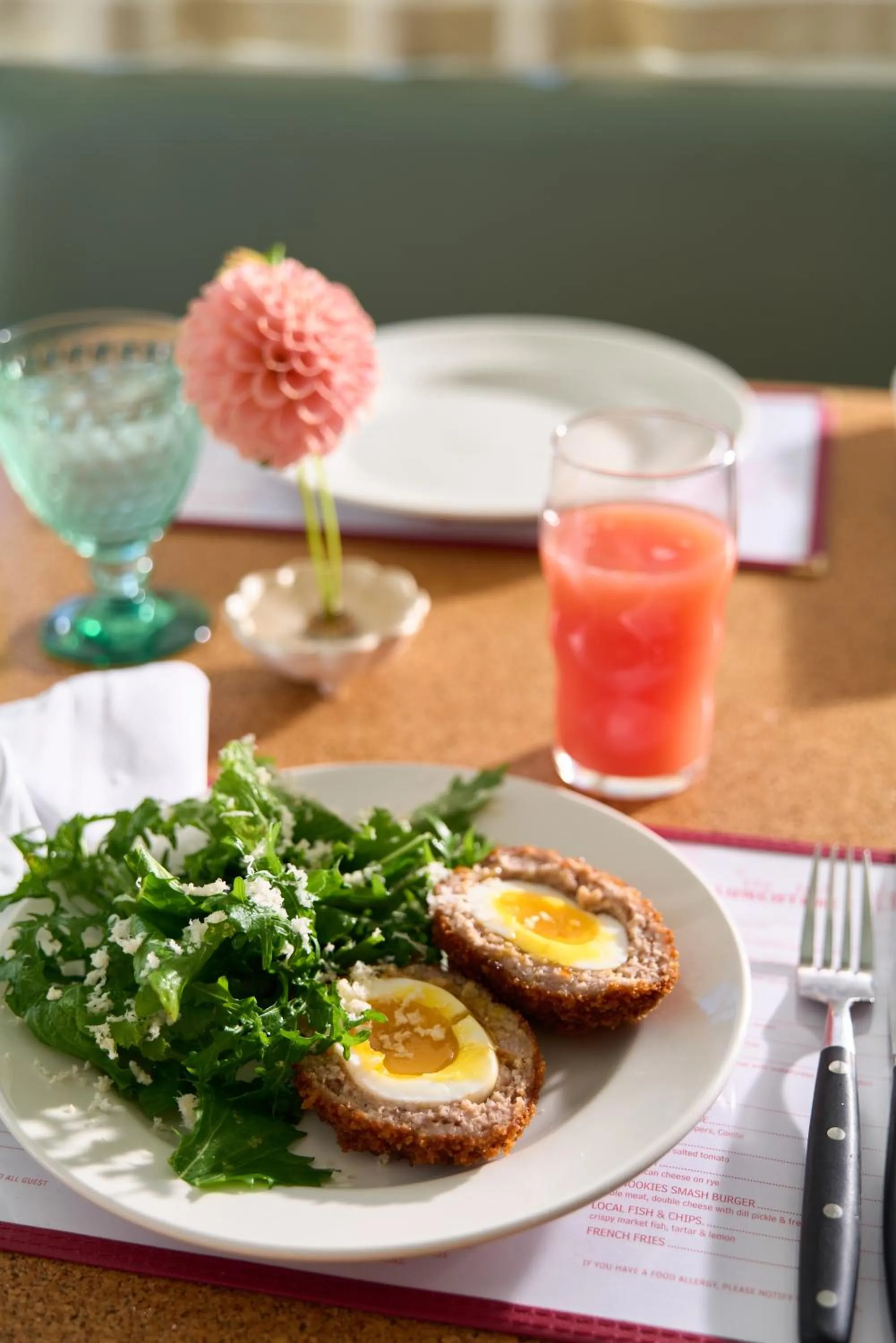 Restaurant/places to eat in Silver Sands Motel & Beach Bungalows