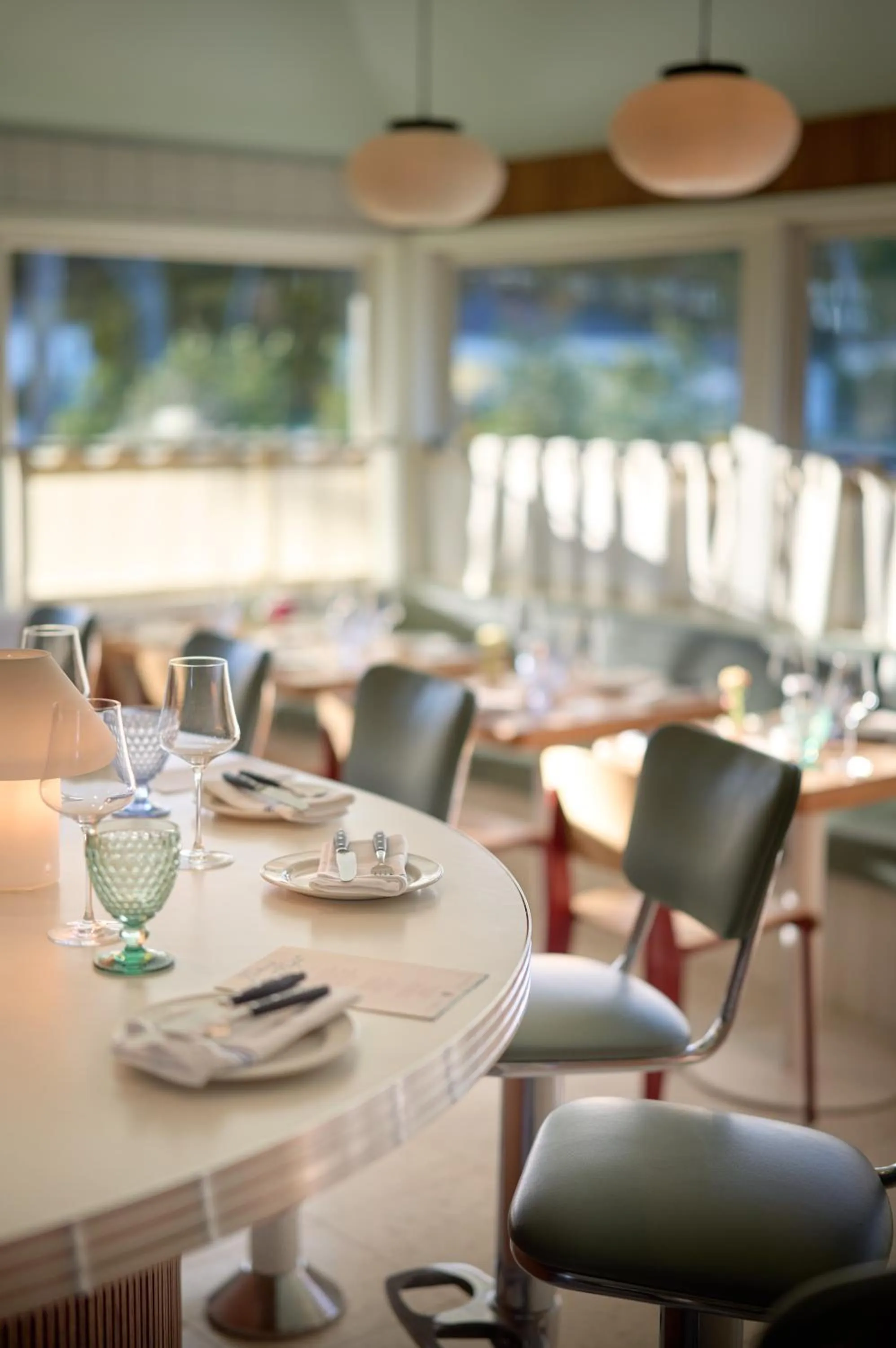 Restaurant/places to eat in Silver Sands Motel & Beach Bungalows