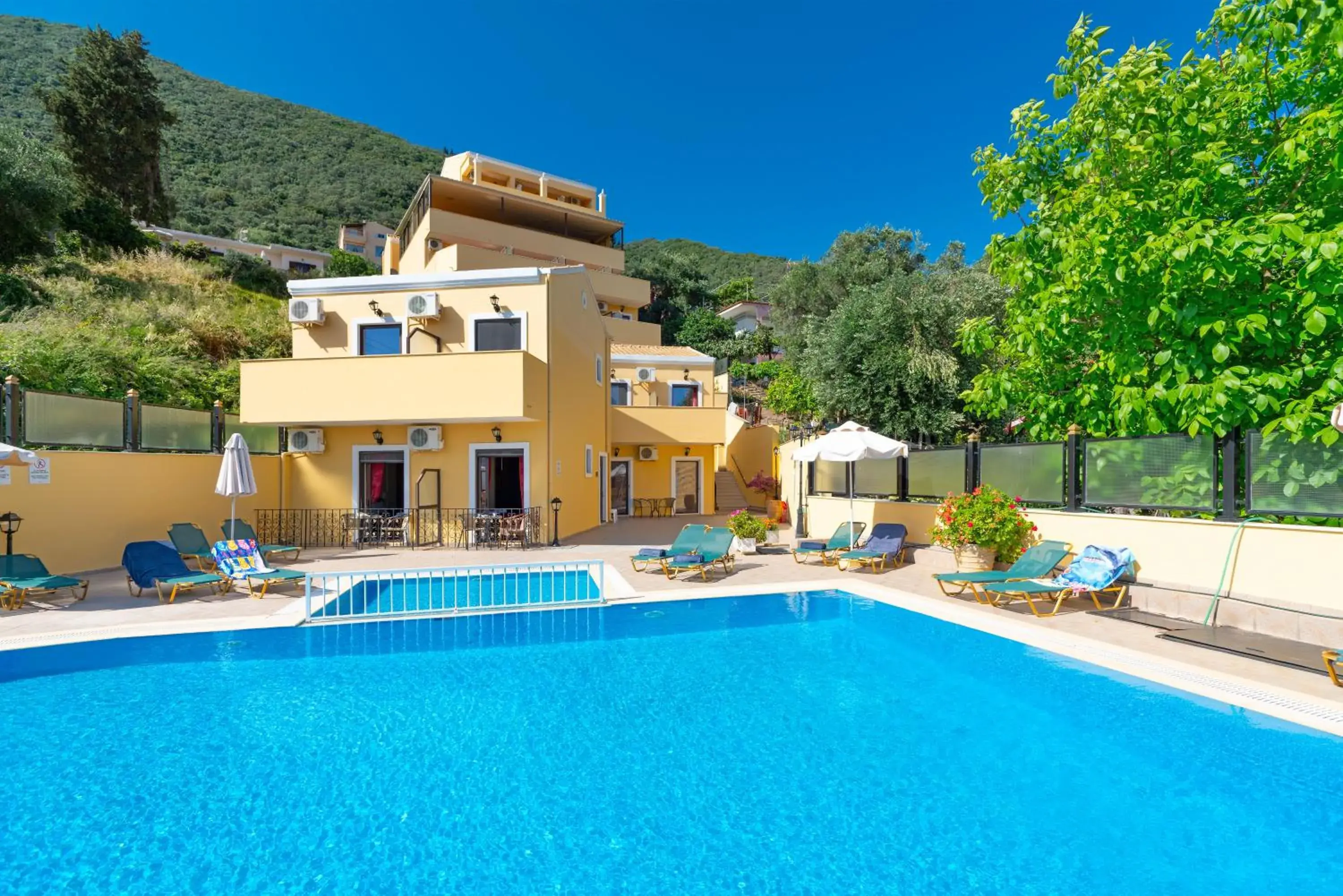 Property building in Corfu Secret Property building in Corfu Secret