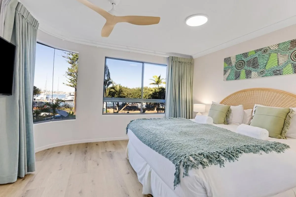 Bed in Riverdance Apt 6
