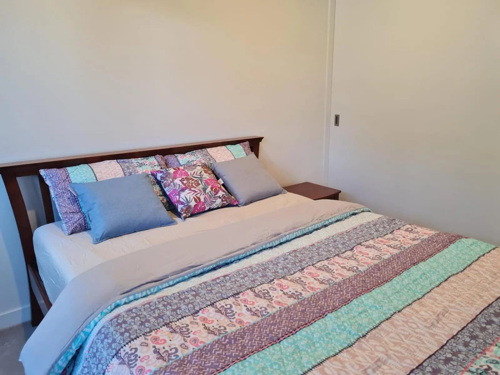 Bed in Two Bedroom Apartment in North Melbourne