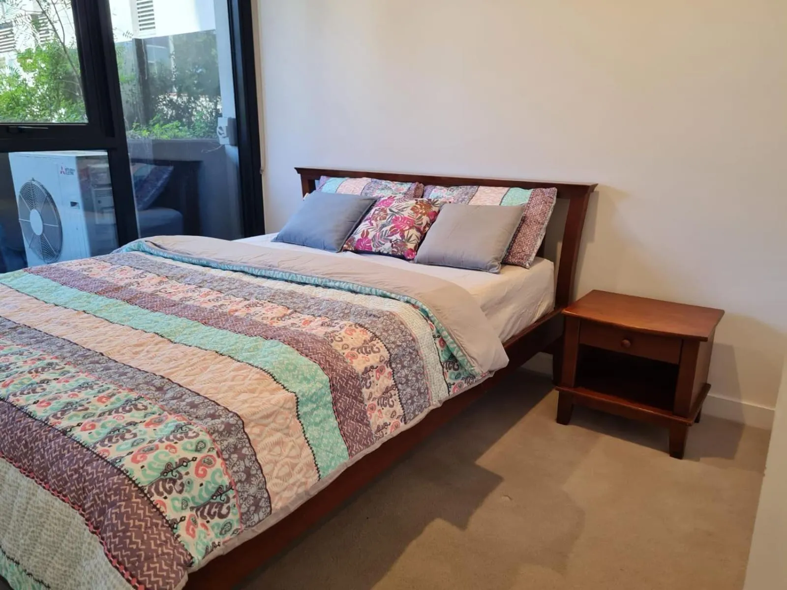 Bed in Two Bedroom Apartment in North Melbourne