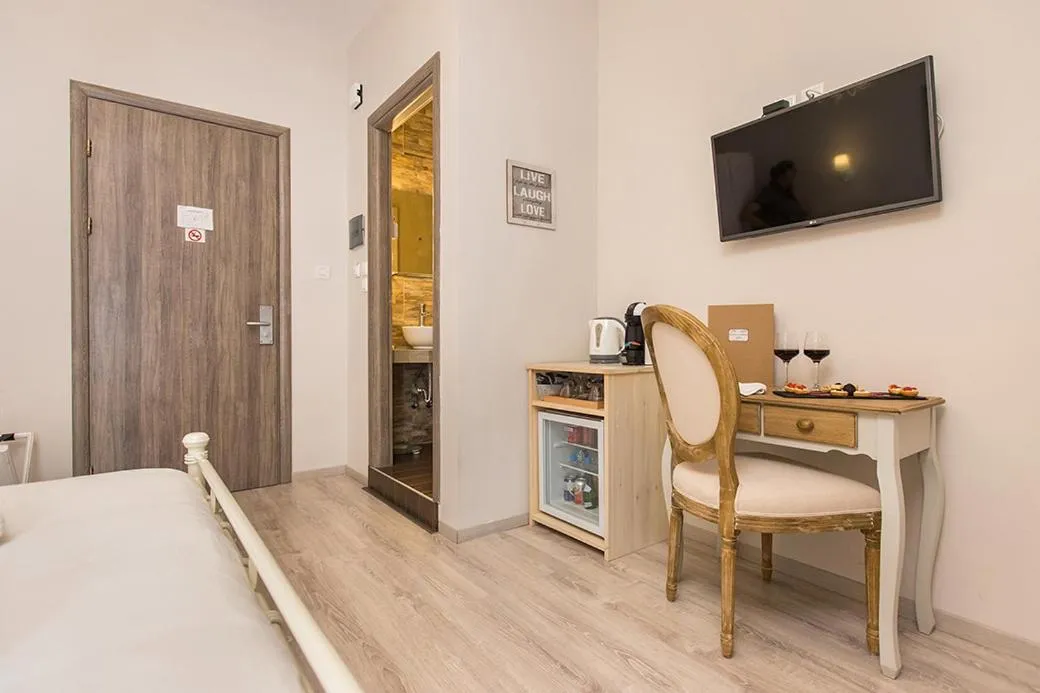 TV and multimedia, Bed in Theatro Hotel Odysseon