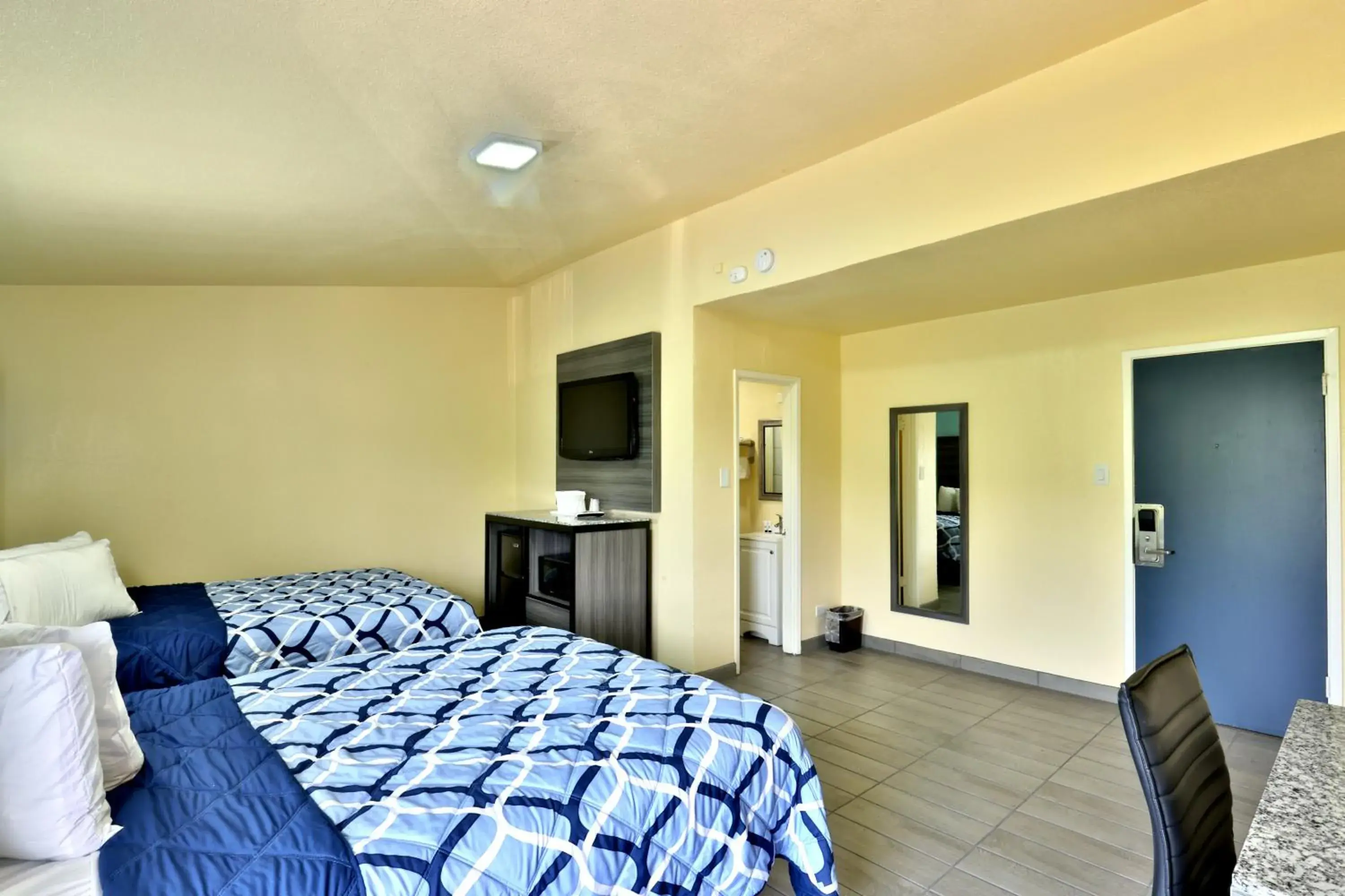 Bed in Americas Best Value Inn San Antonio Airport South Bed in Americas Best Value Inn San Antonio Airport South