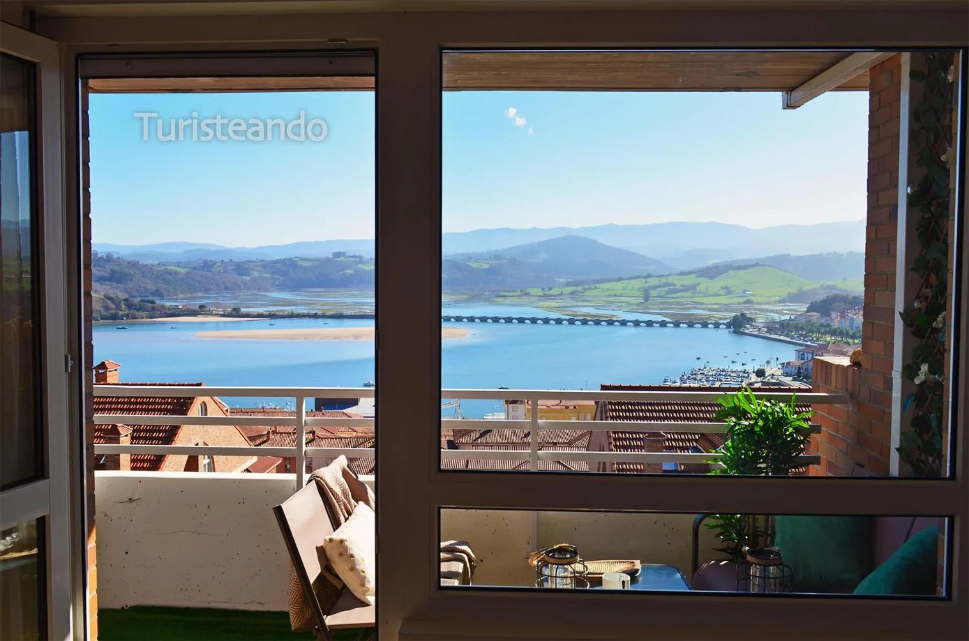 Day in Dúplex ANANDA, vistas impresionantes con parking y piscina comunitaria